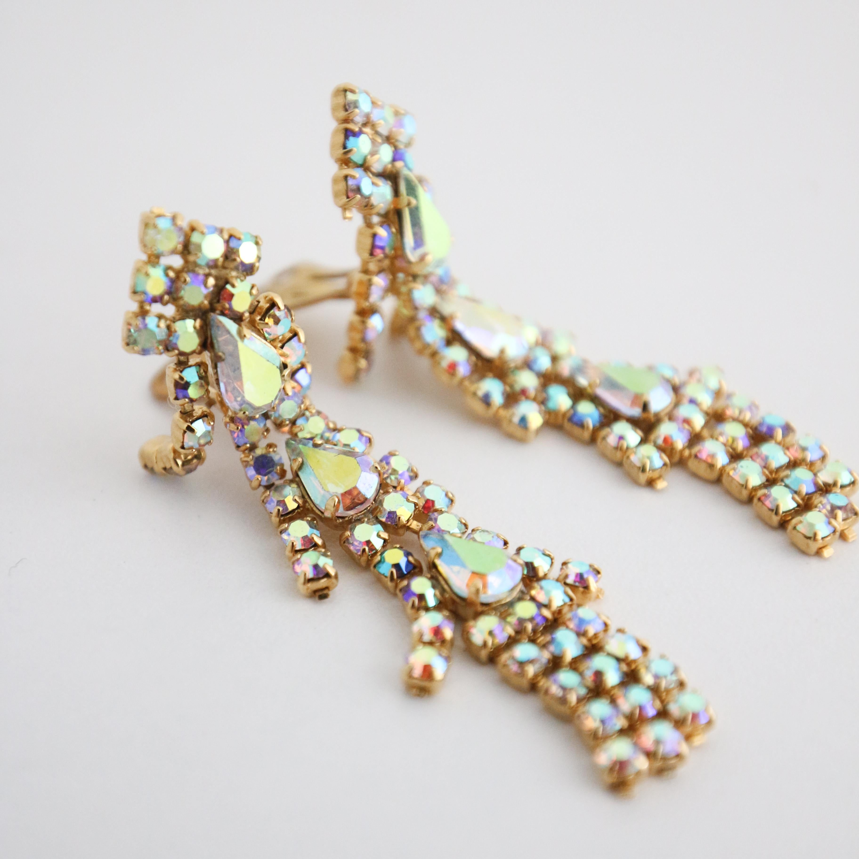 Art Déco Orecchini a cascata con strass iridescenti a clip degli anni '50 in vendita