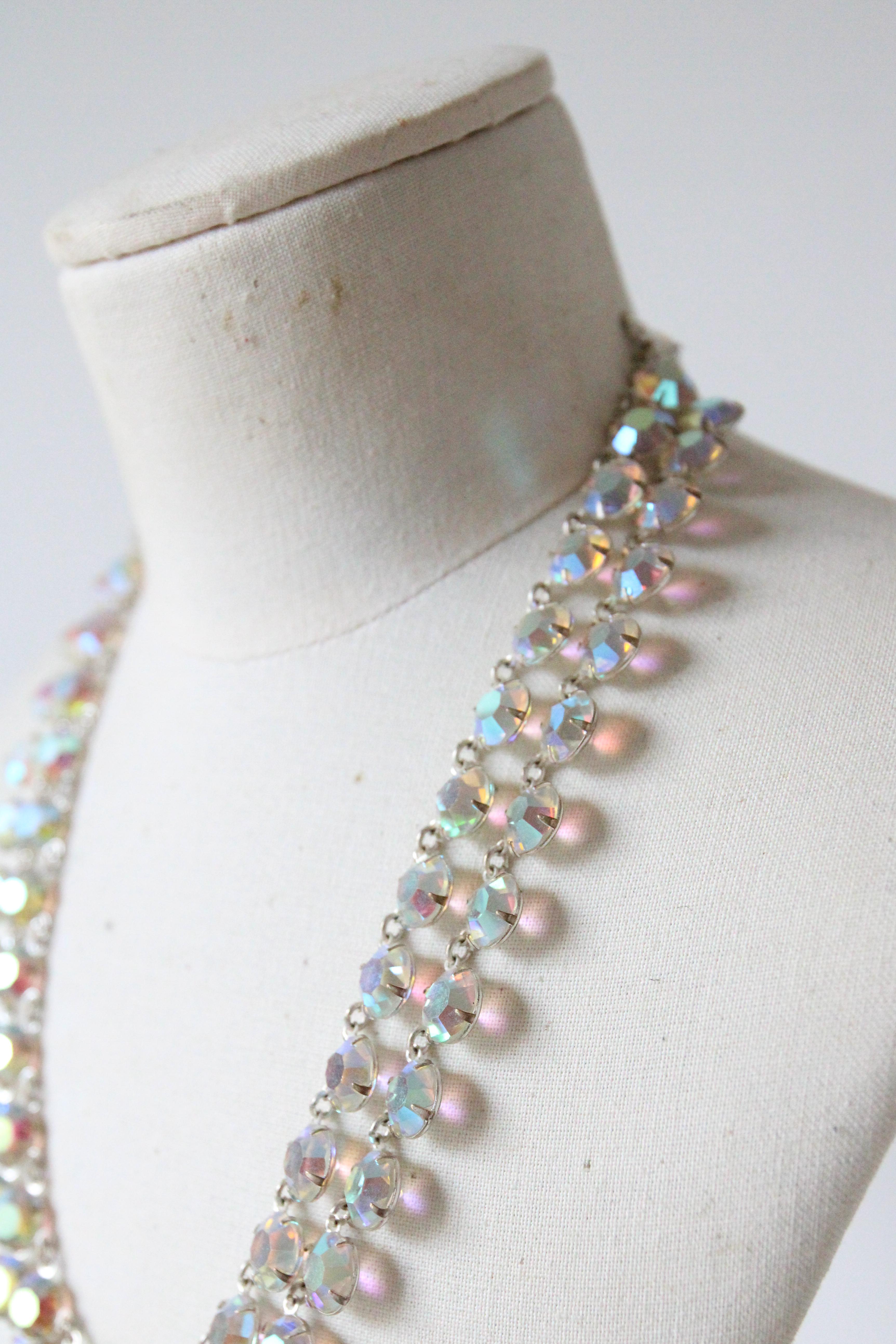 Vintage By 1950 Collana di strass iridescenti 1950 Collana a più fili In condizioni buone in vendita a Cheltenham, GB