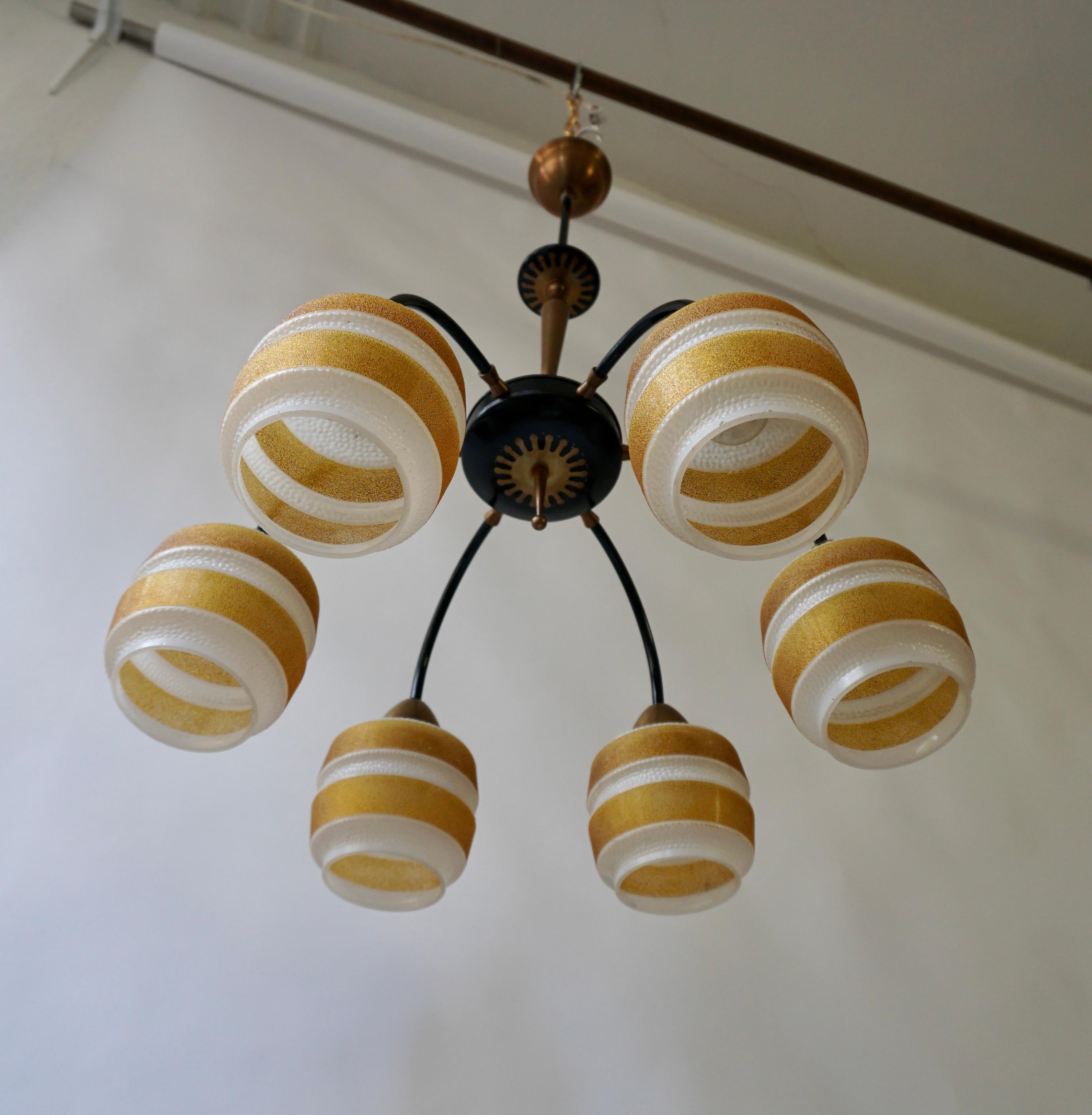 Mid-Century Modern Vintage 1950s Italian Brass and Glass Chandelier For Sale