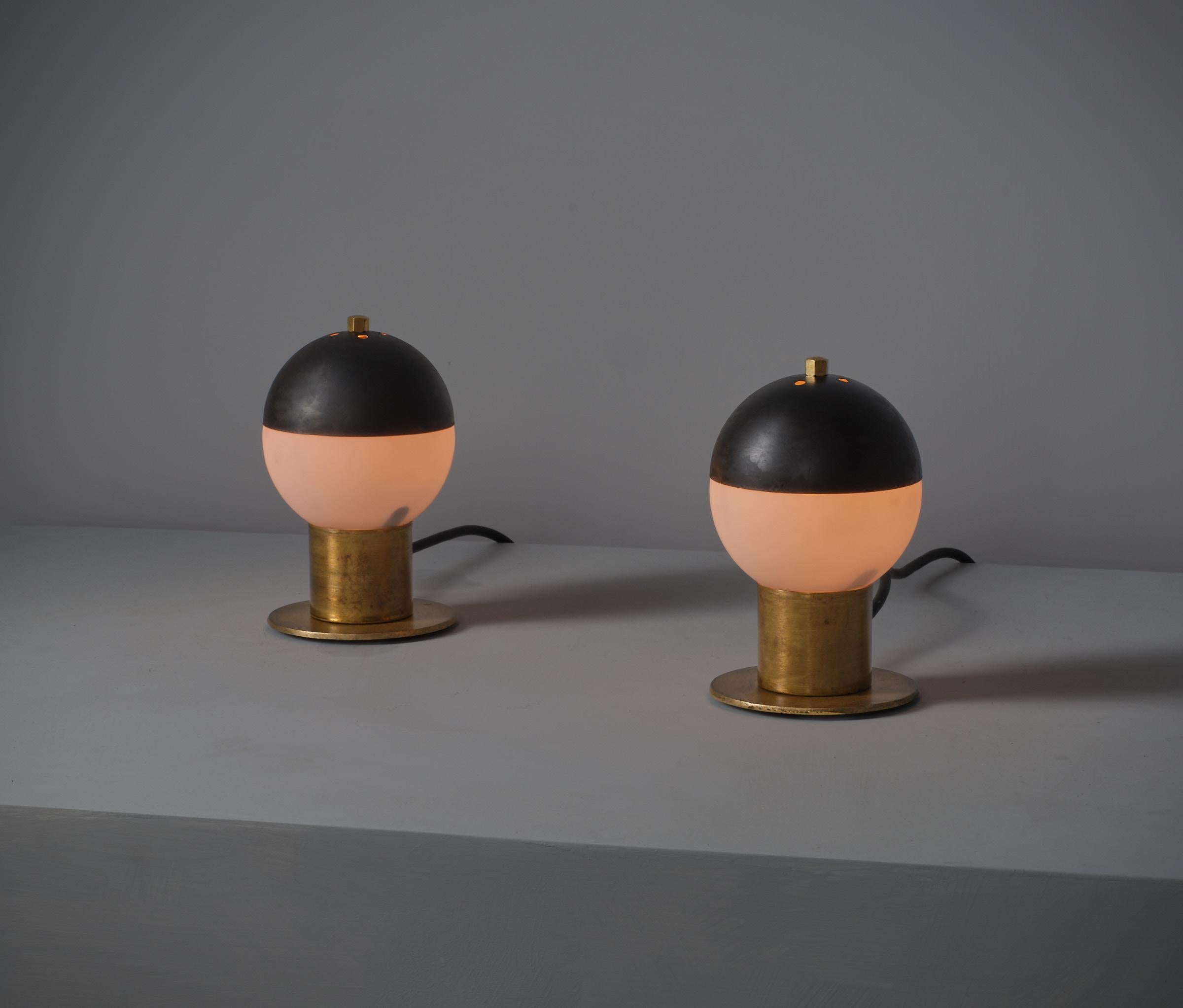 Vintage 1950s Italian Brass Table Lamps with Steel Domes In Good Condition For Sale In Rome, IT