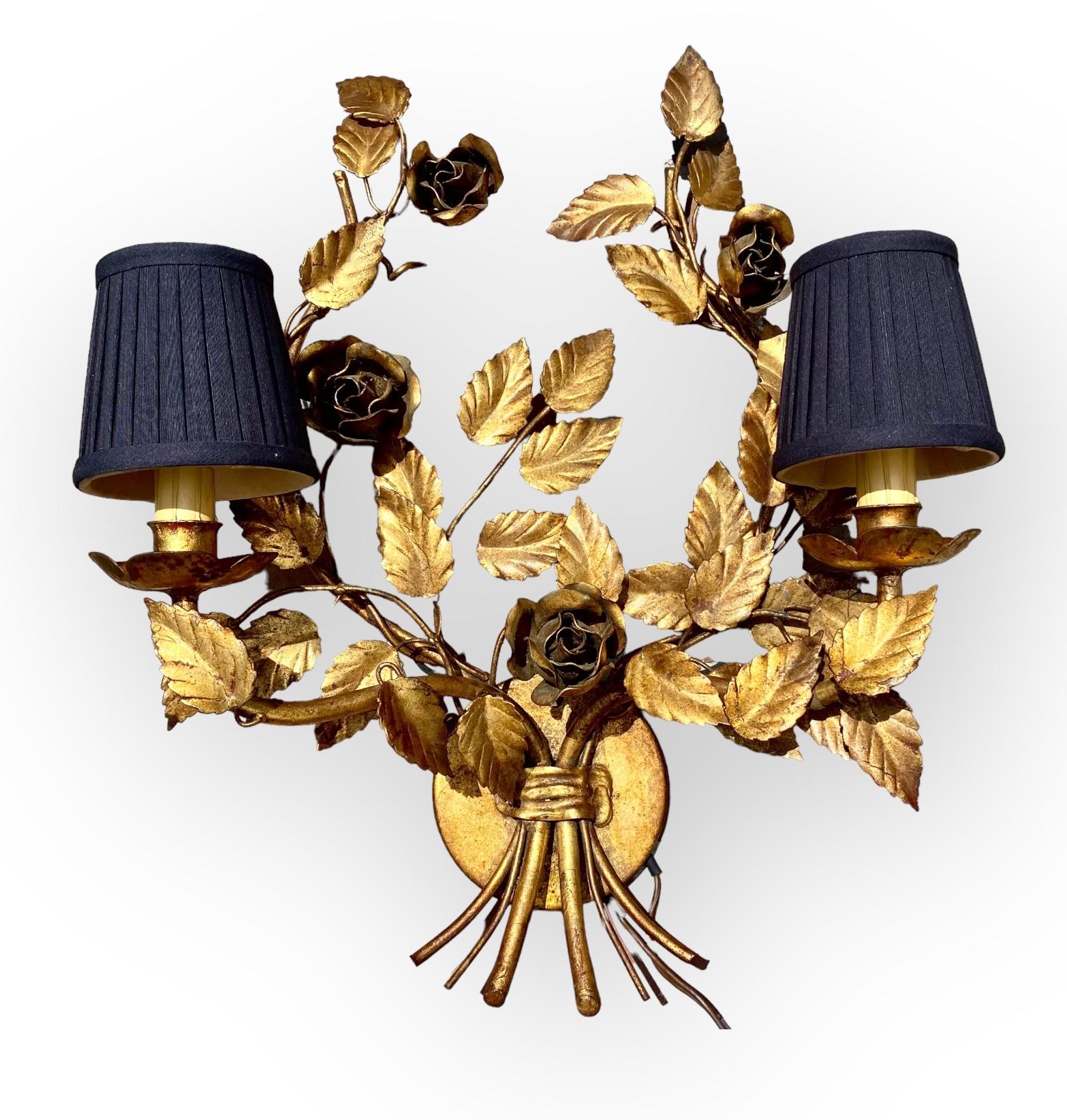 Vintage 1950s Italian Florentine Gilt Tole Floral Bouquet Lighted Wall S For Sale 5