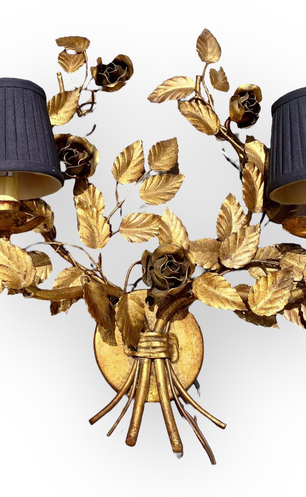 Vintage 1950s Italian Florentine Gilt Tole Floral Bouquet Lighted Wall S For Sale 6