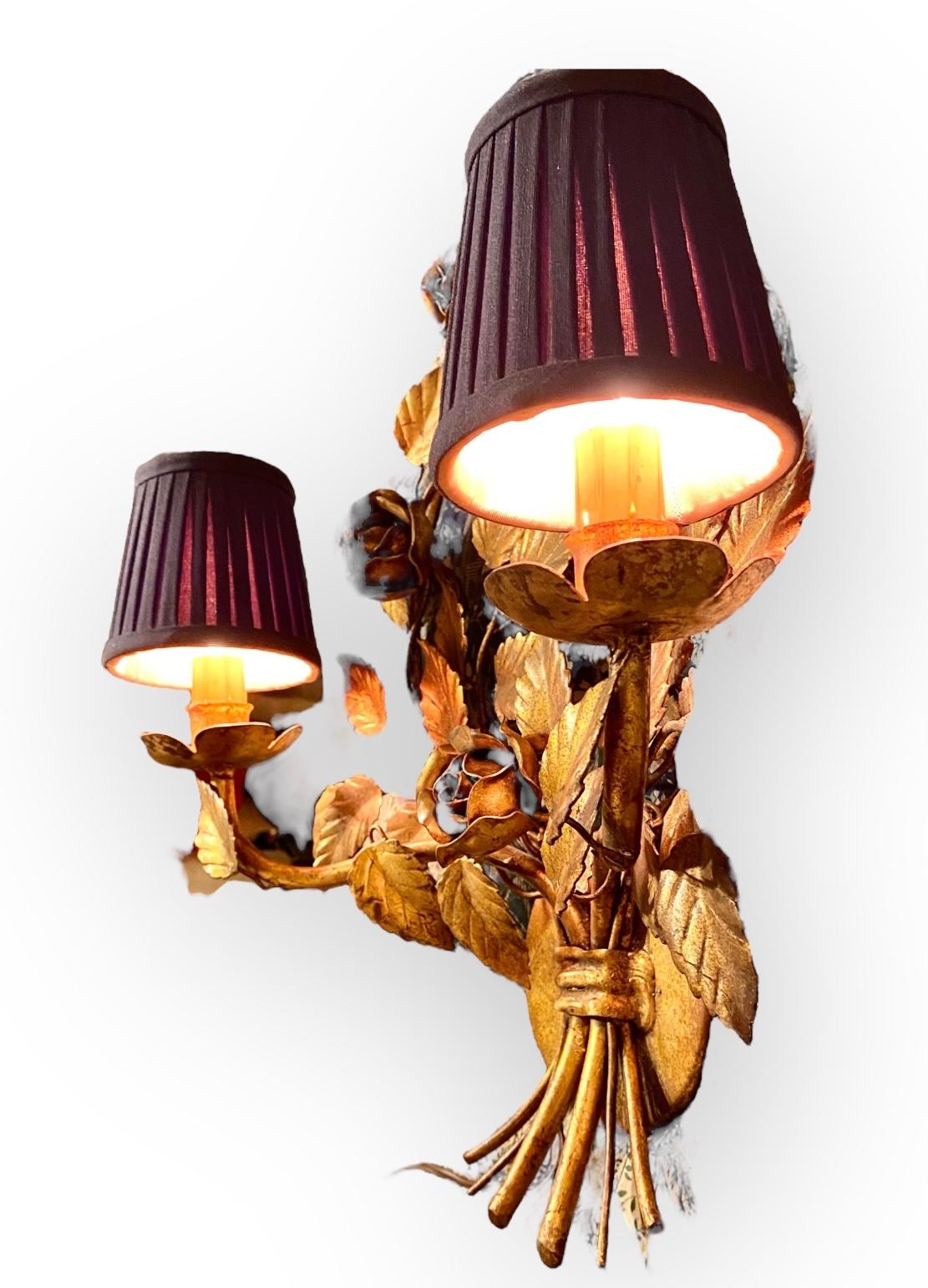 Vintage 1950s Italian Florentine Gilt Tole Floral Bouquet Lighted Wall S For Sale 9