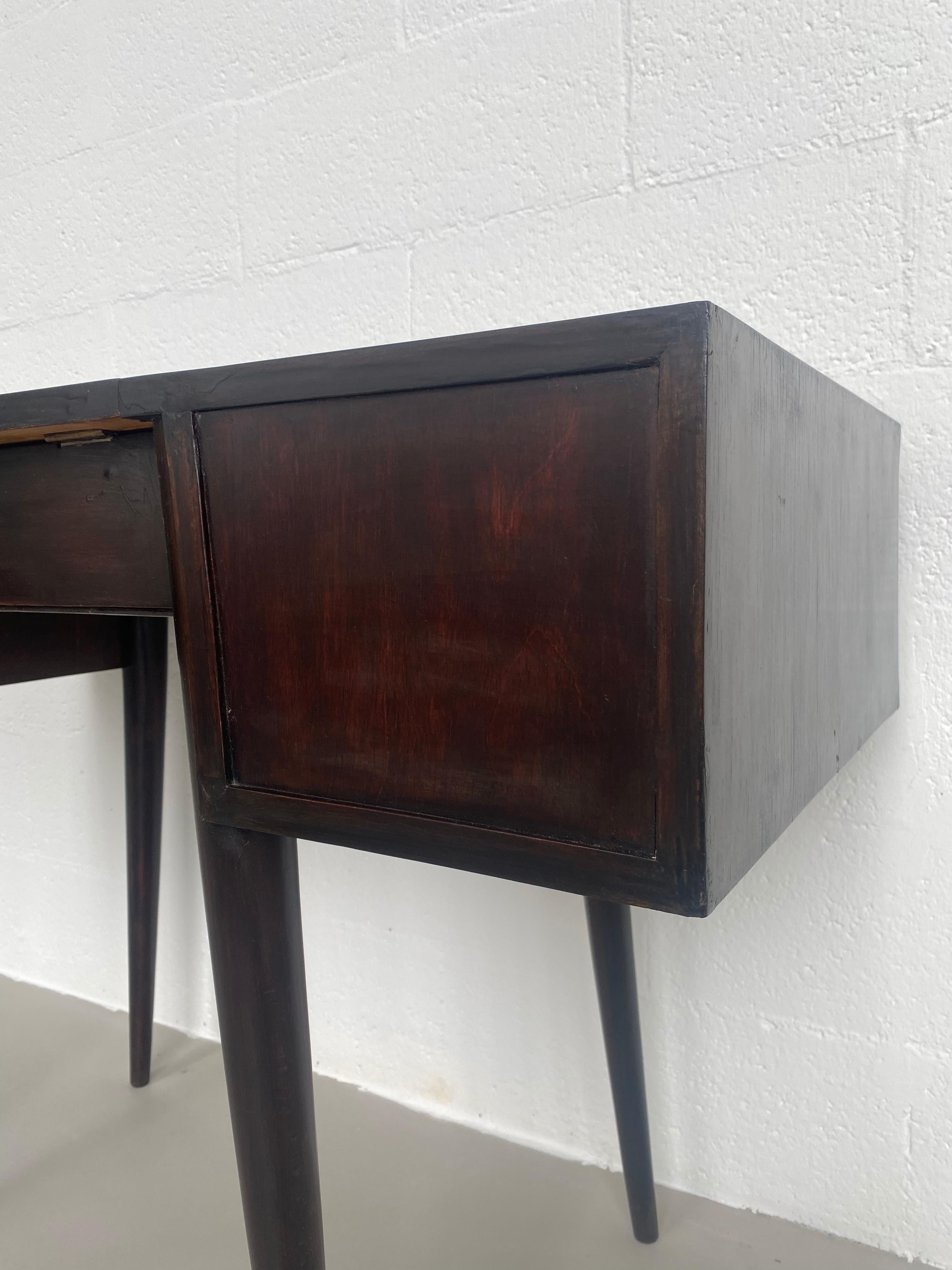 Vintage 1950s Italian Vanity/Desk with Mirror, in Solid Wood, Gio Ponti Style For Sale 3