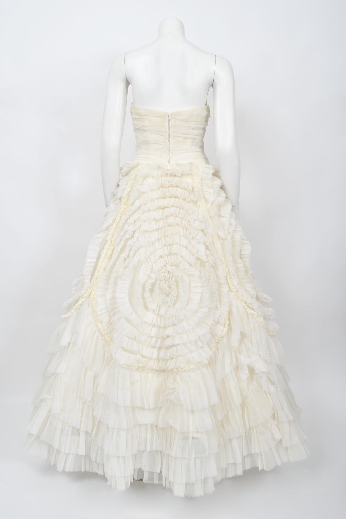Vintage 1950's Elfenbein Chiffon trägerlos Tiered Ruffle voller Länge Hochzeitskleid  9