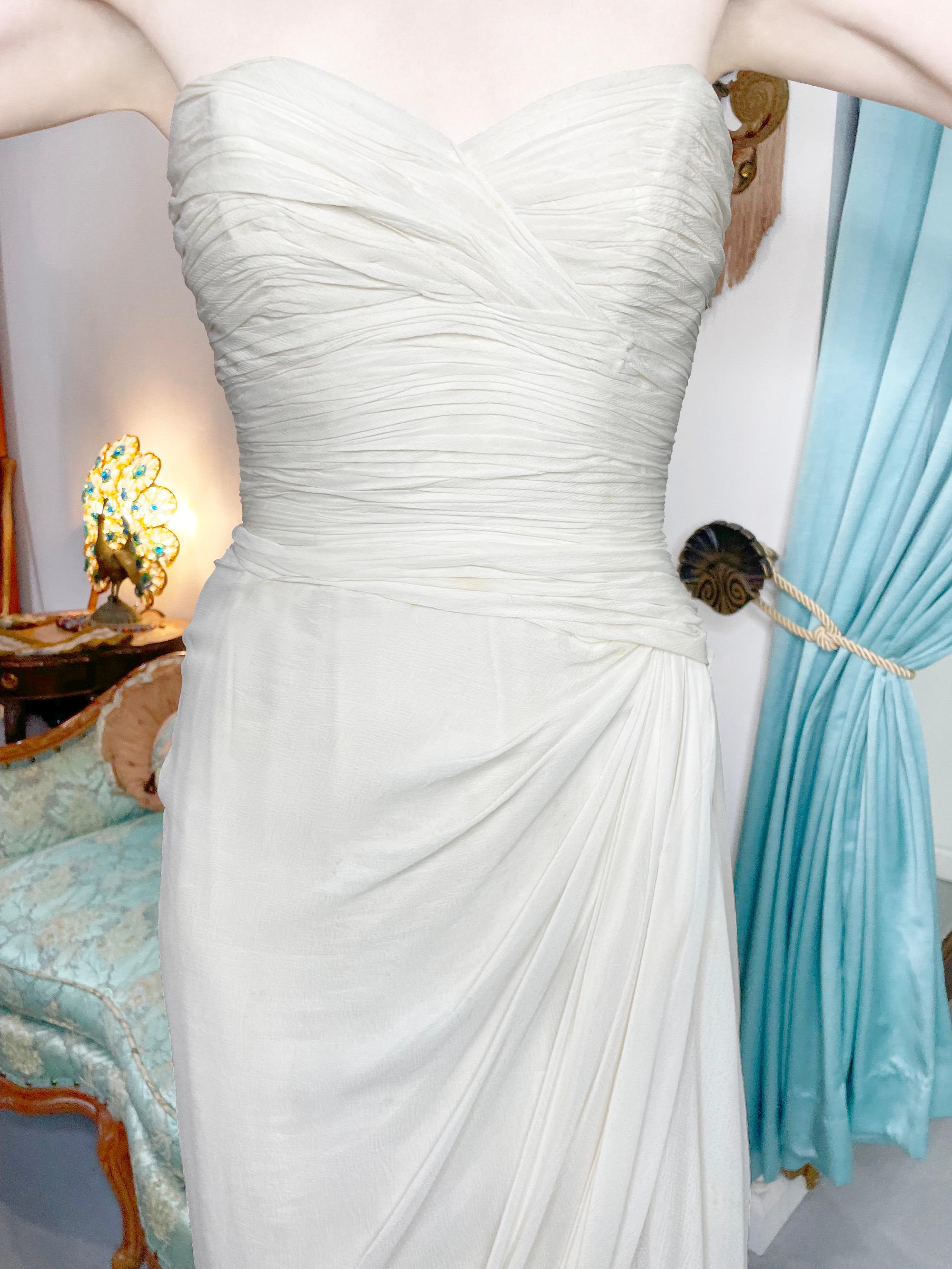 Vintage 1950s Jean Dessès Haute Couture Ivory Silk Chiffon Strapless Draped Gown In Good Condition In Beverly Hills, CA