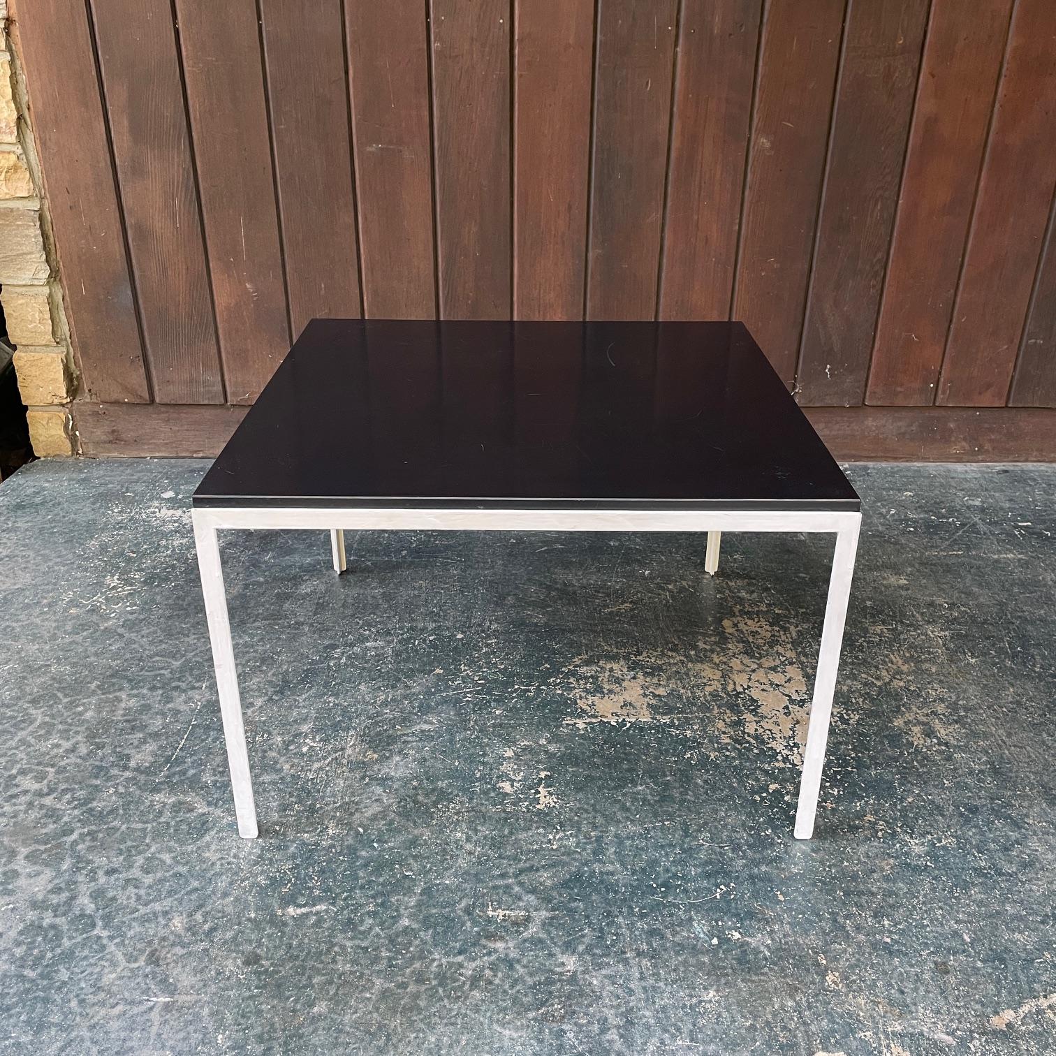 Américain Table basse vintage Knoll des années 1950 avec angle en T noir&blanc en vente