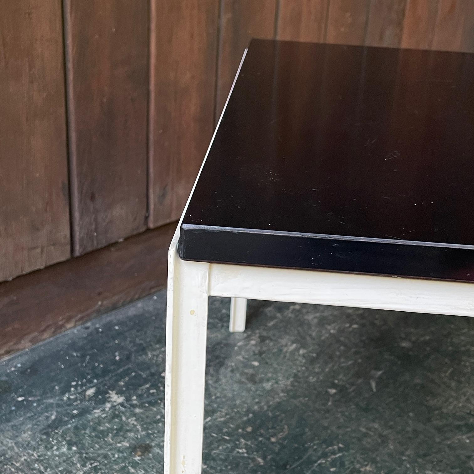 Milieu du XXe siècle Table basse vintage Knoll des années 1950 avec angle en T noir&blanc en vente