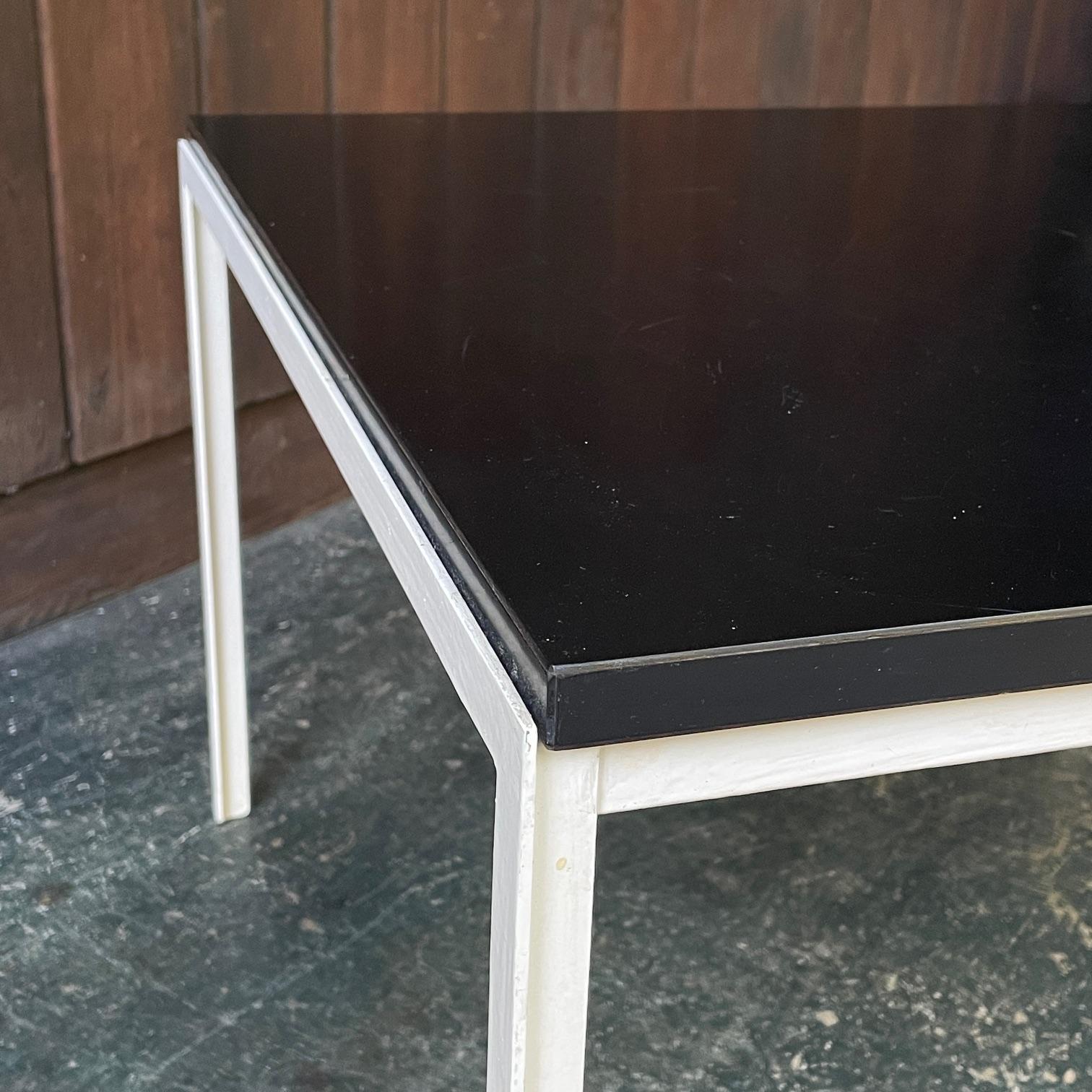 Fer Table basse vintage Knoll des années 1950 avec angle en T noir&blanc en vente