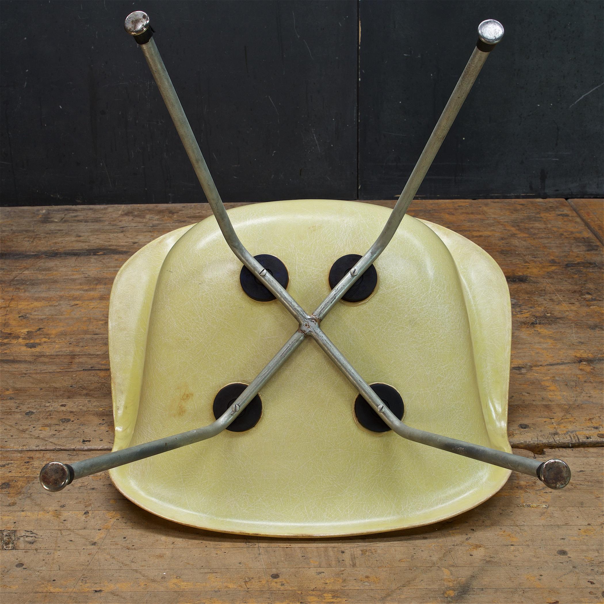 Zitronengelber DAX-Stuhl Charles+Ray Eames Zenith Herman Miller, 1950er Jahre (Glasfaser) im Angebot