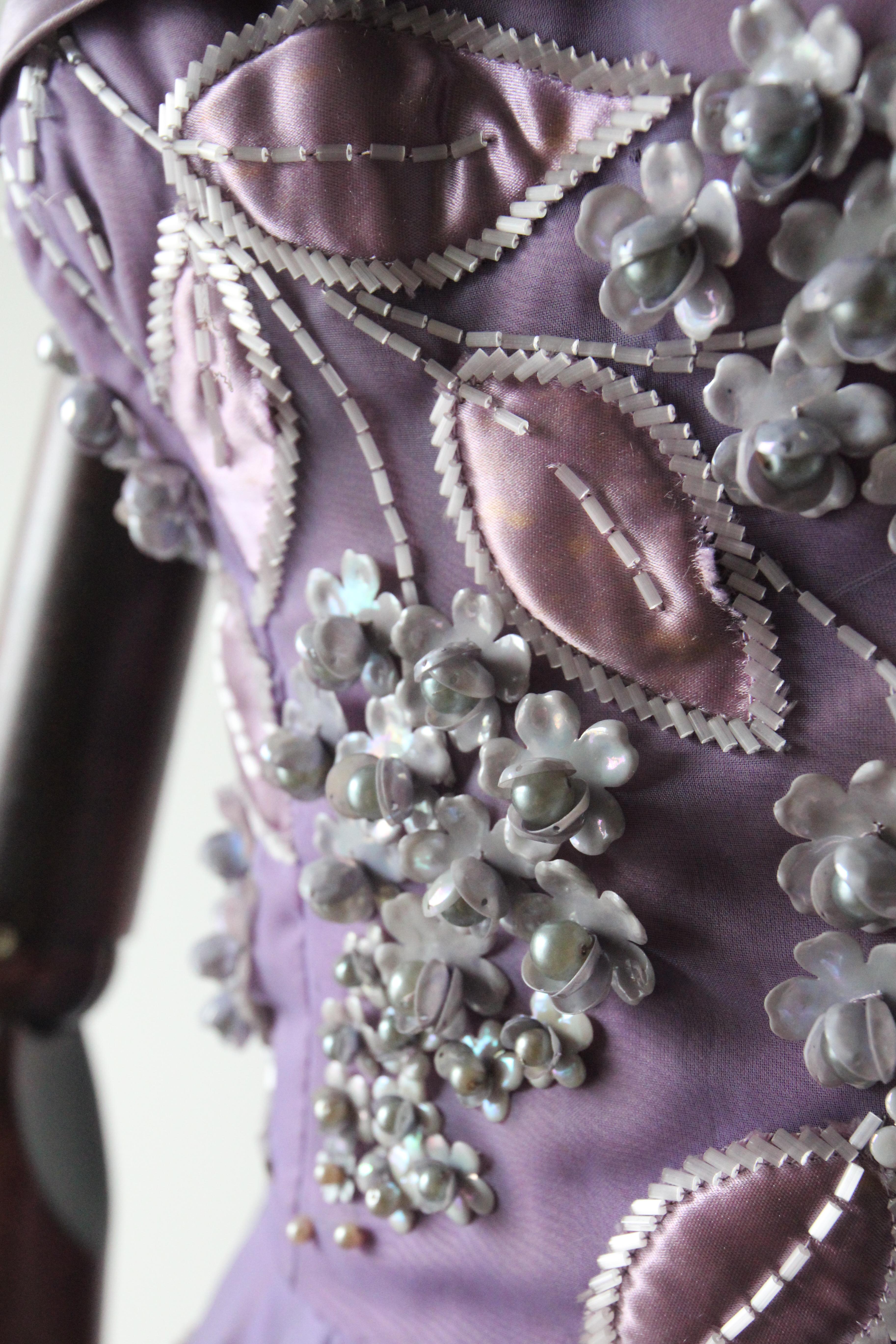 Vintage 1950's Lilac Beaded Floral Kleid und passende Jacke fünfziger Jahre UK 8 US 4 im Angebot 1
