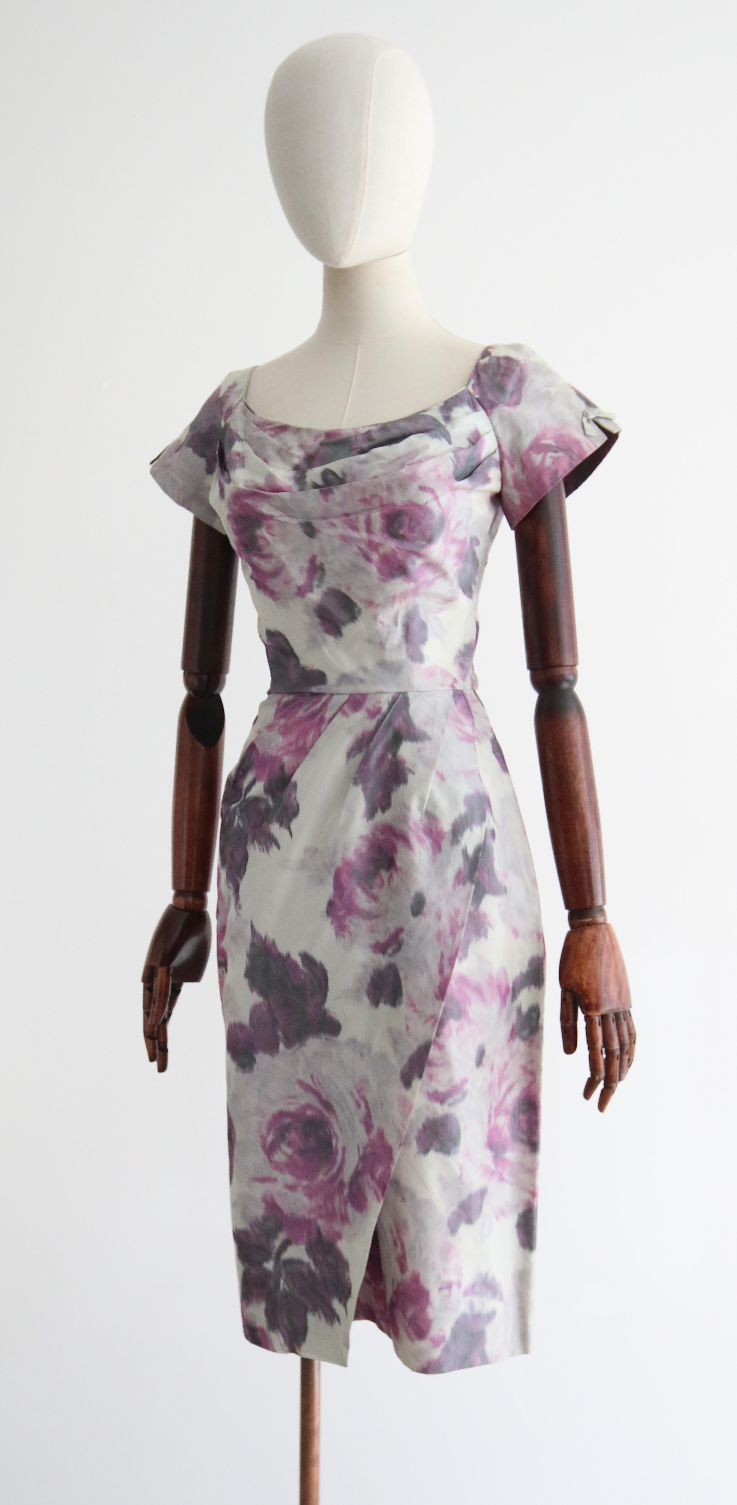 Vintage 1950's Lila Watersilk Floral Kleid UK 8 US 4 im Angebot 1