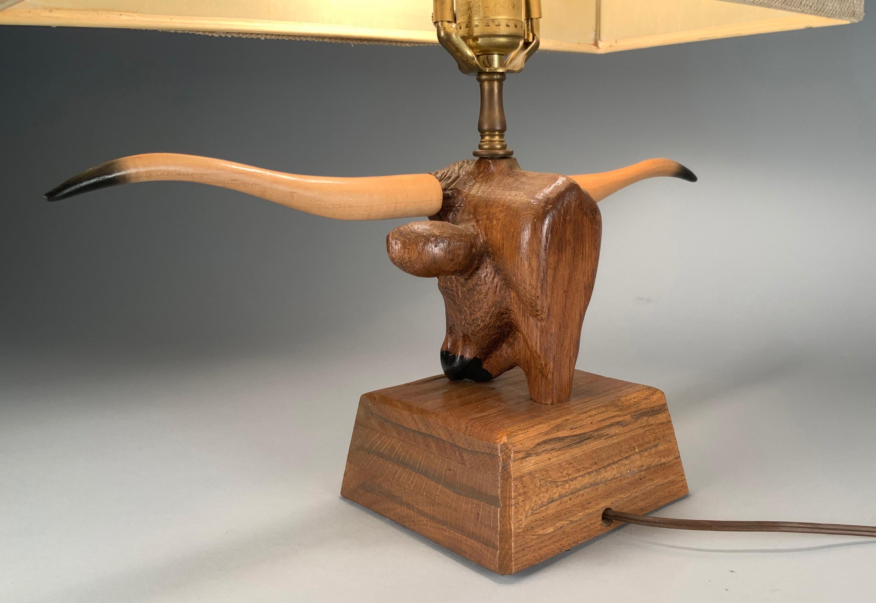 Vintage 1950s Longhorn Steer Ranch Oak Lamp In Good Condition In Hudson, NY