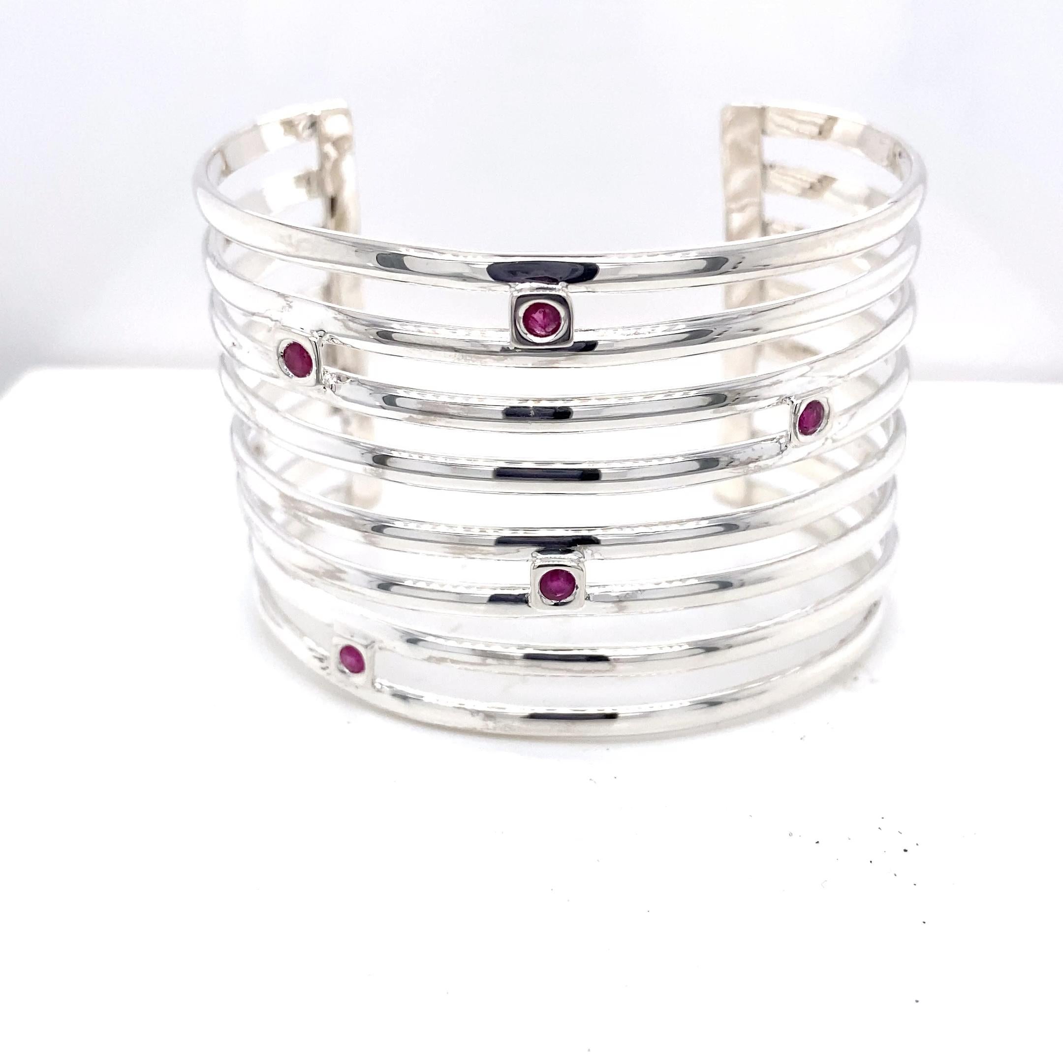 Round Cut Vintage 1950s M598 Elle Ruby and Sterling Silver Cuff Bracelet For Sale