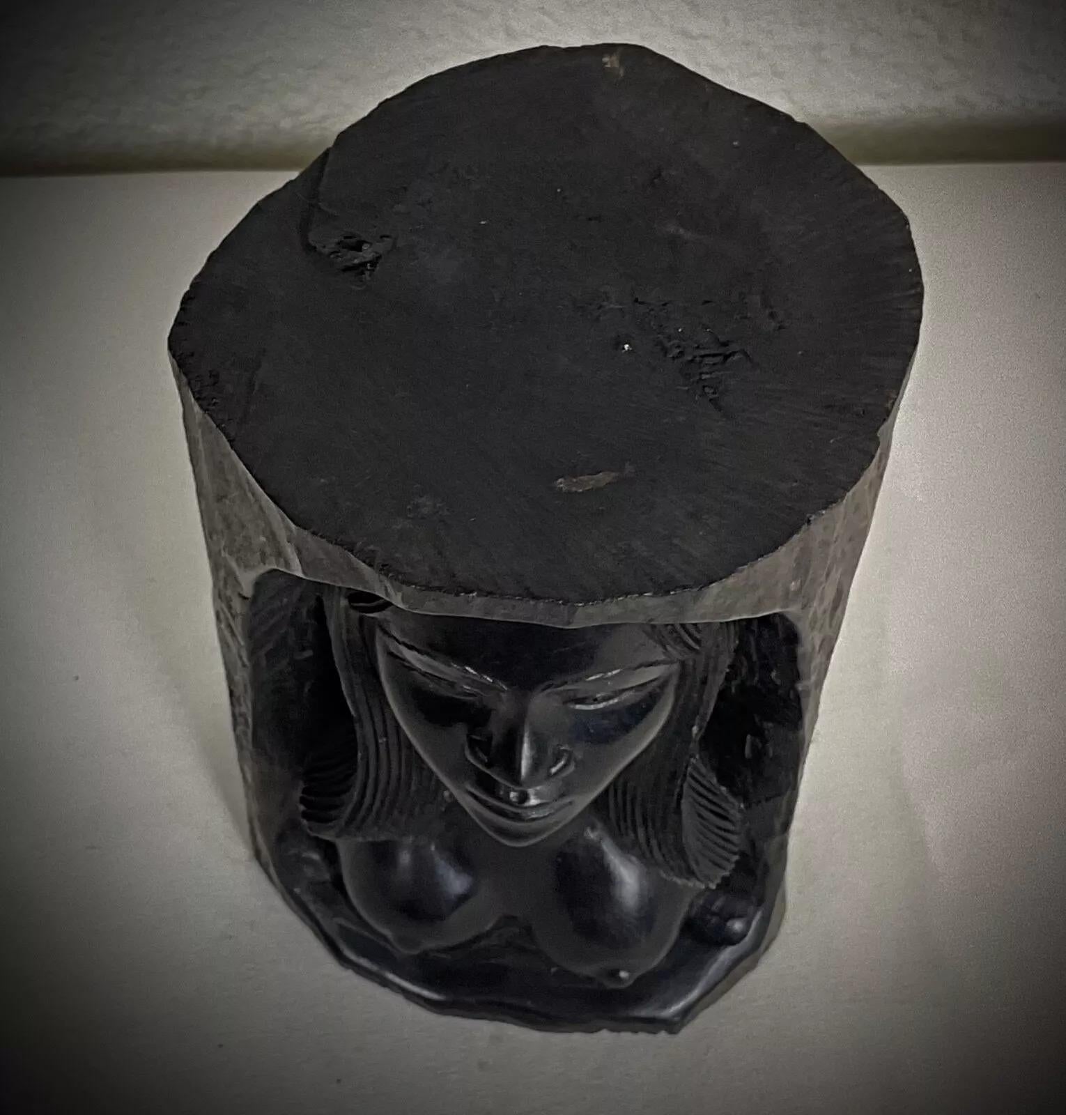 Vintage 1950s Malagasy Hand-Carved Ebony Wood Sculpture – Nude Woman - 2Y413 For Sale 2