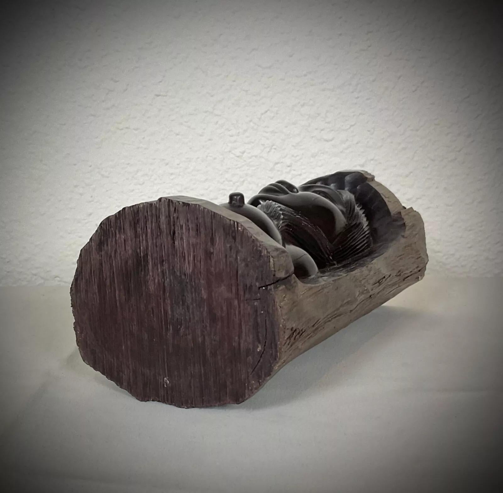 Scultura in legno di ebano intagliata a mano in Malgascio del 1950 - Figura di donna - 2Y414 in vendita 4