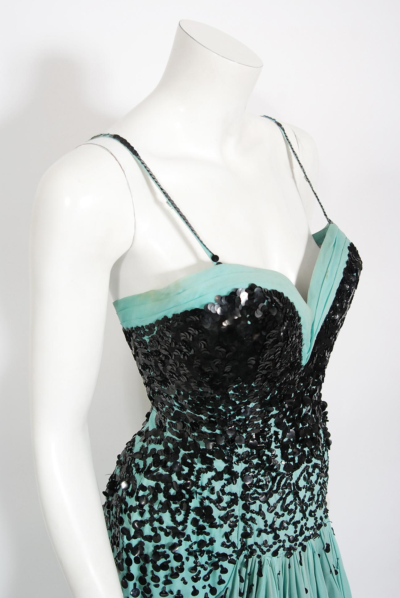 Vintage 1950's Yma Sumac Custom Couture Beaded Blue Silk Hourglass Gown Ensemble In Good Condition In Beverly Hills, CA