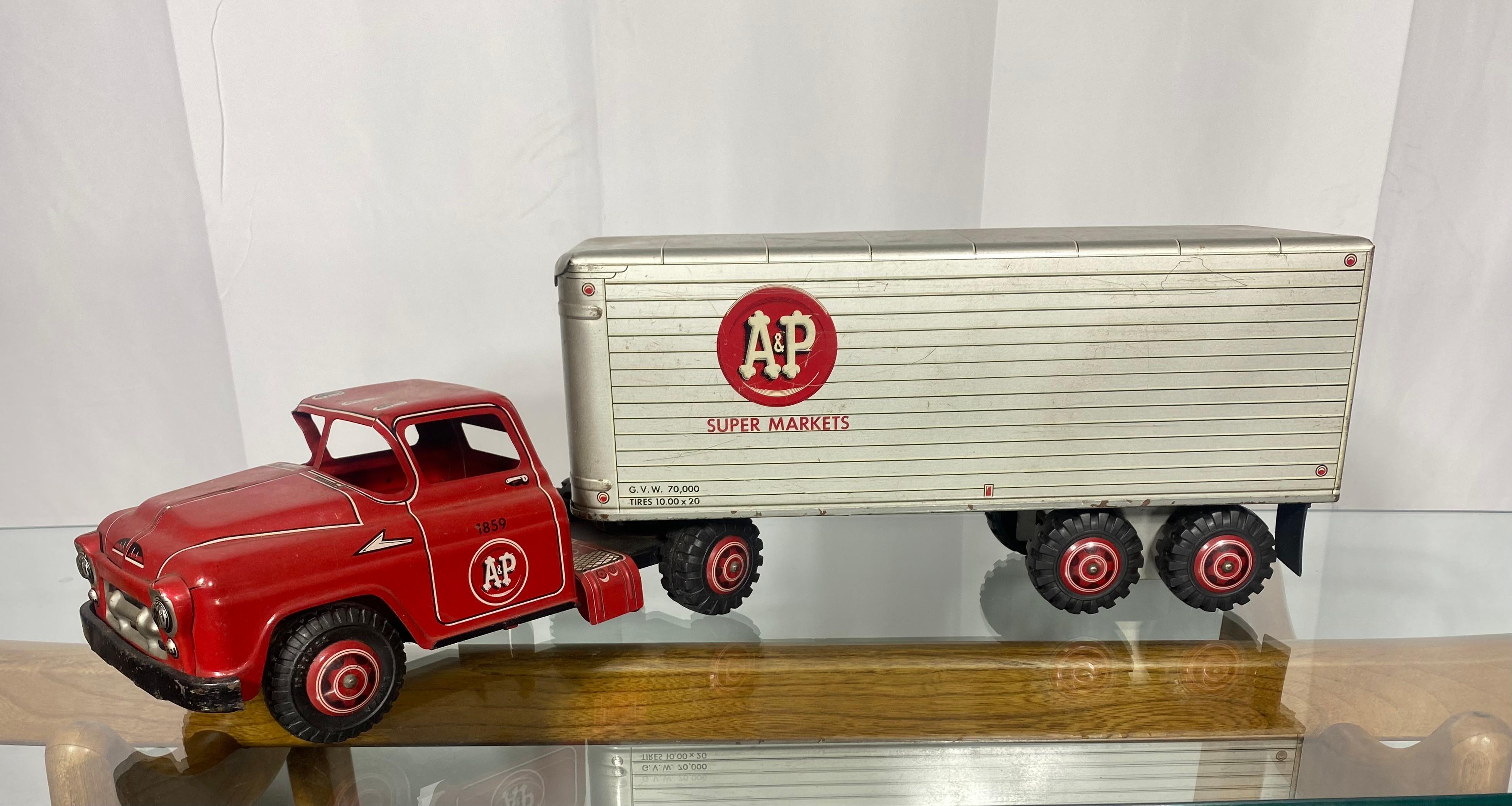 Vintage 1950's MARX  Pressed Steel and Aluminum A&P Market Delivery Toy Truck  For Sale 1