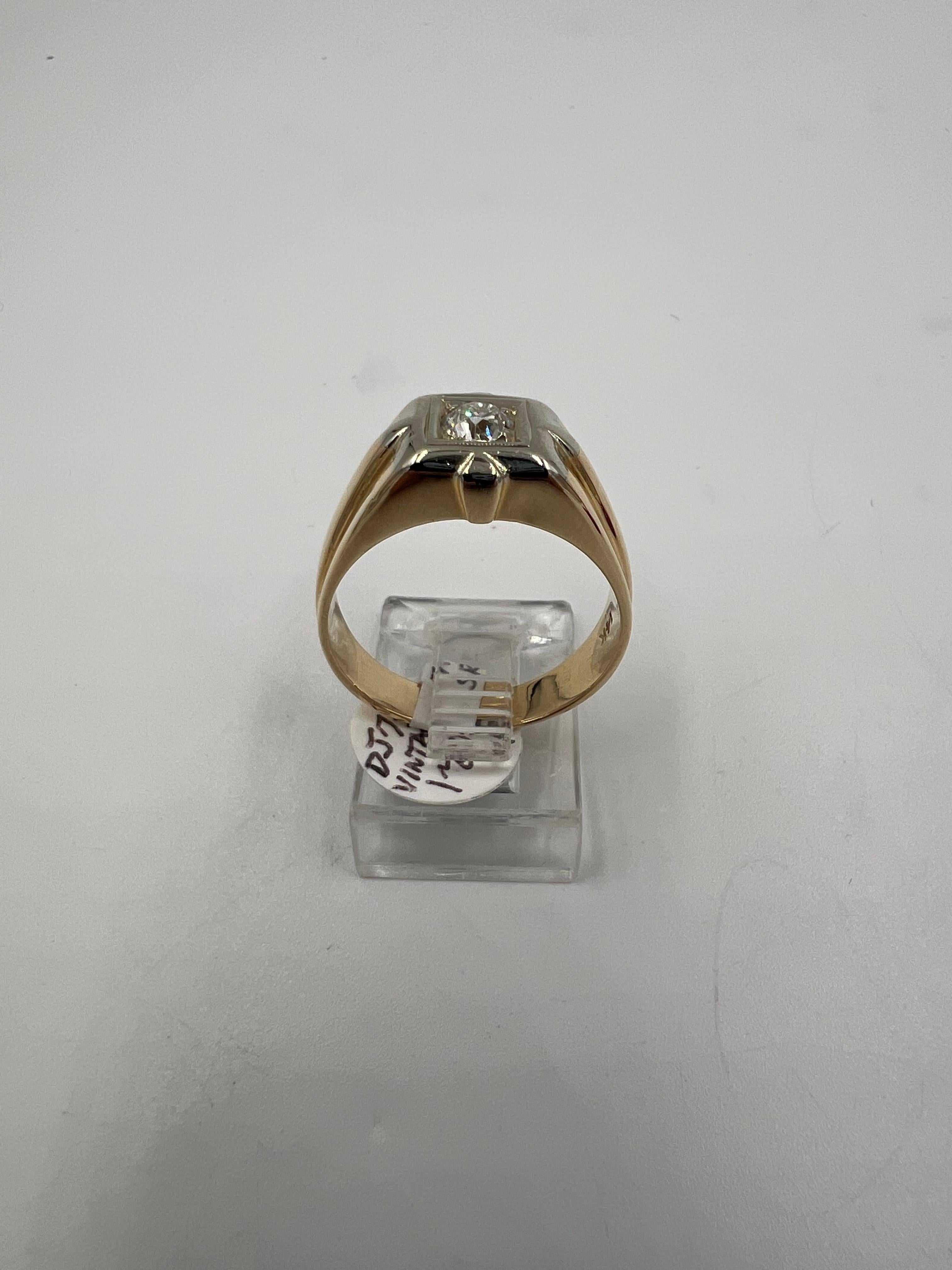 Round Cut Vintage 1950s Men’s Diamond Yellow Gold Solitaire Ring For Sale