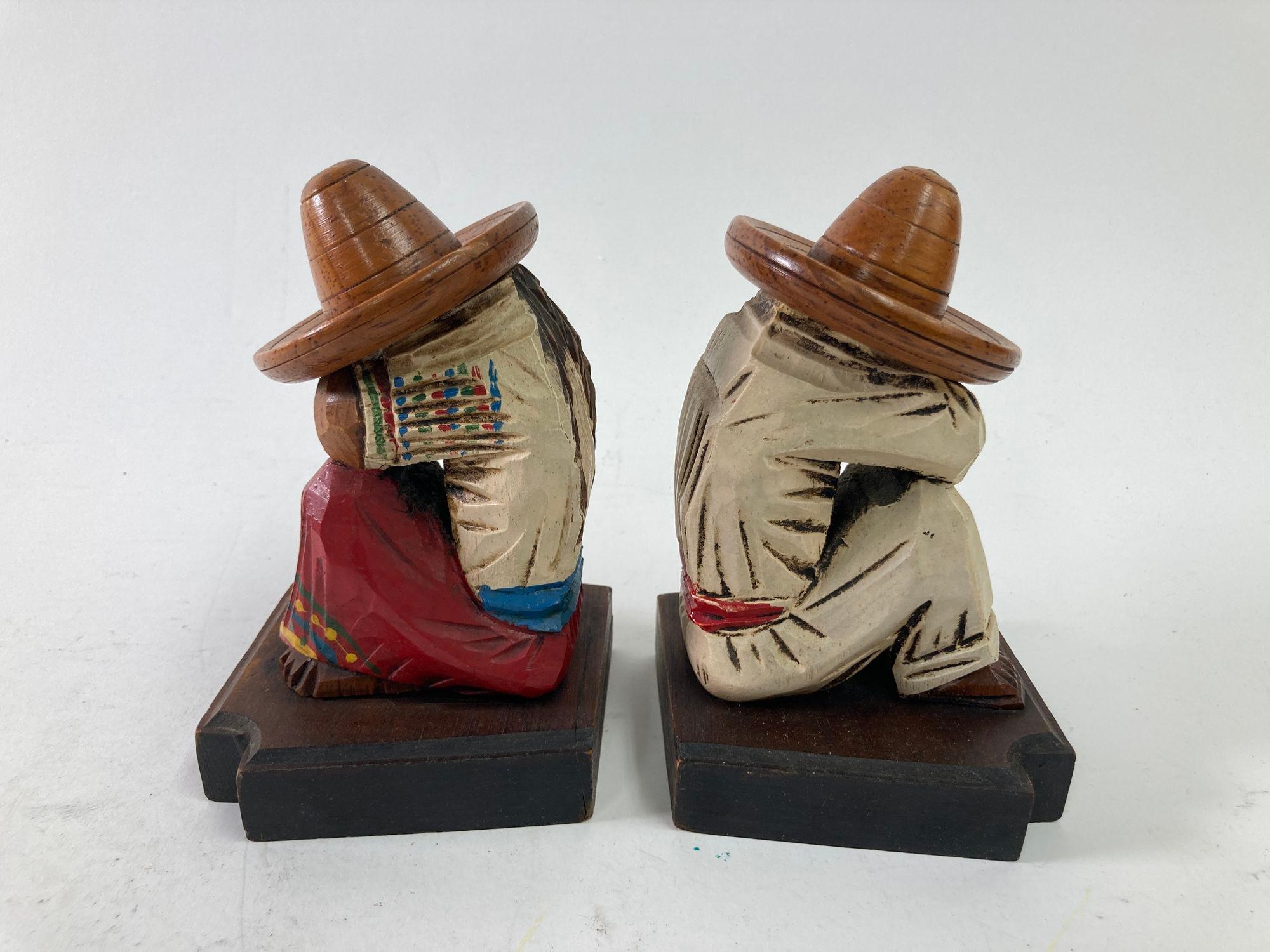 Vintage 1950s Mexican Carved Wood Sculpture Polychrome Bookends Siesta Folk Art In Good Condition In North Hollywood, CA