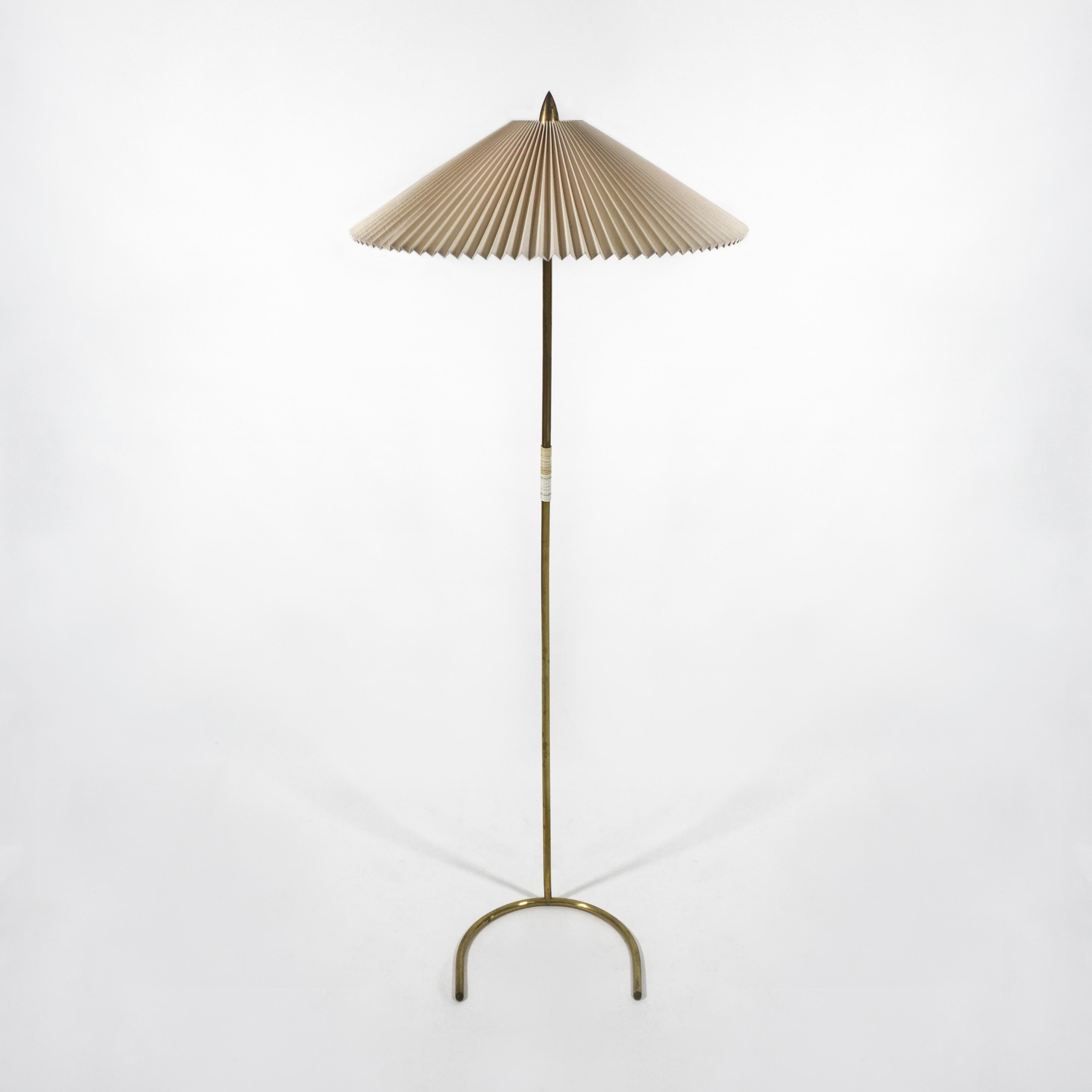 Austrian Vintage 1950s Mid-Century Rupert Nikoll Brass Floor Lamp Pleated Shade, Austria For Sale