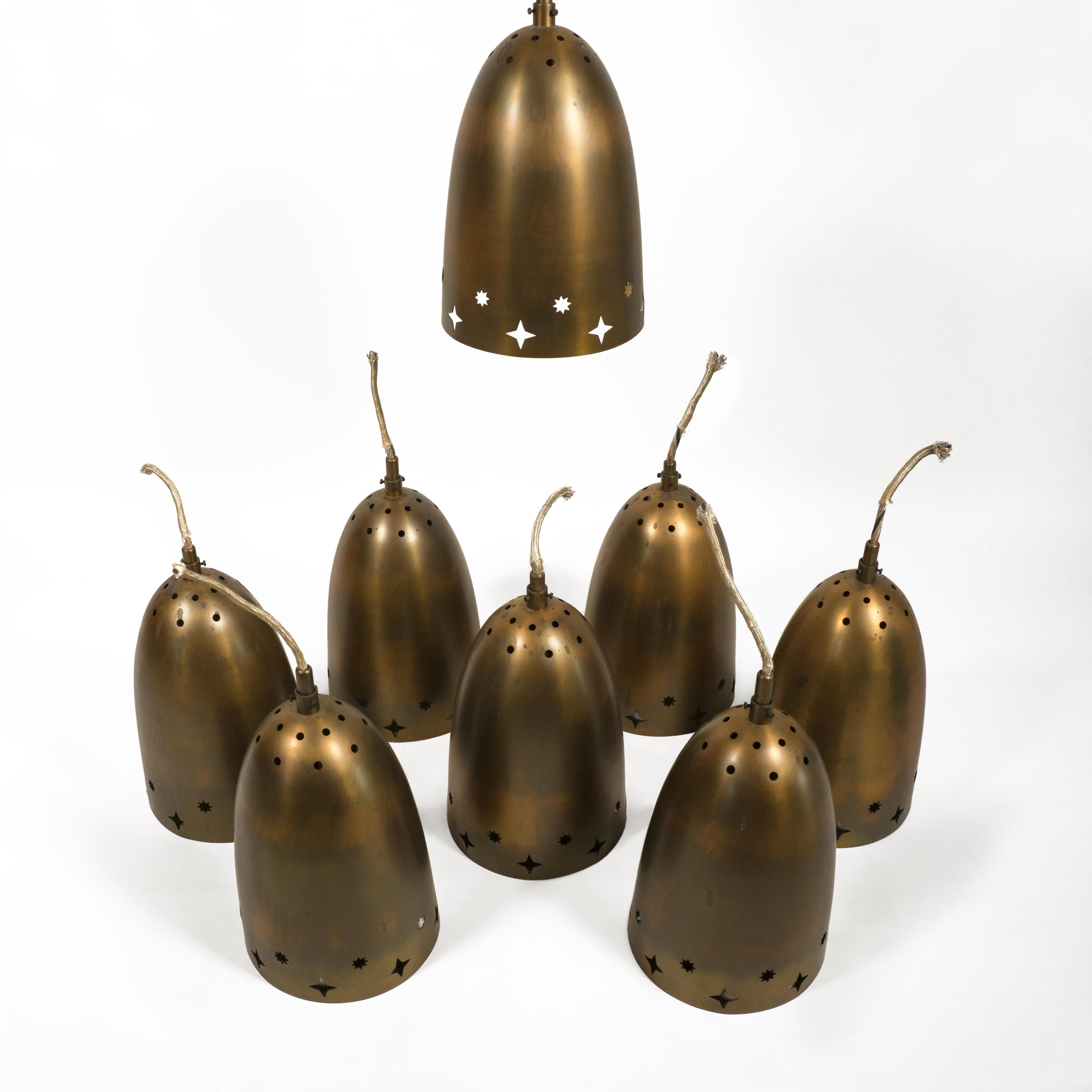 Mid-Century Modern Vintage 1950s Mid Century Modern Star Perforated Brass Church s Light (lampe à suspension) en vente