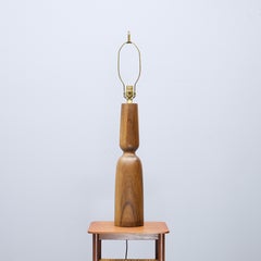 Lampada vintage in noce degli anni ’50, in stile Mid-Century, simile a quelle di Phillip Lloyd Powell