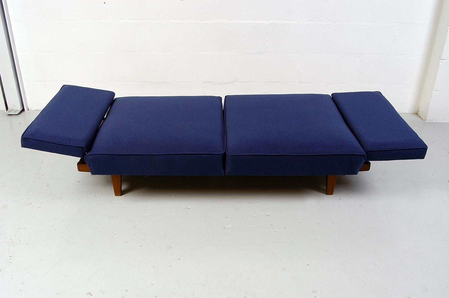 Vintage 1950s Mid-Century Modern Knoll 'Stella’ Convertible Daybed Sofa Couch 2