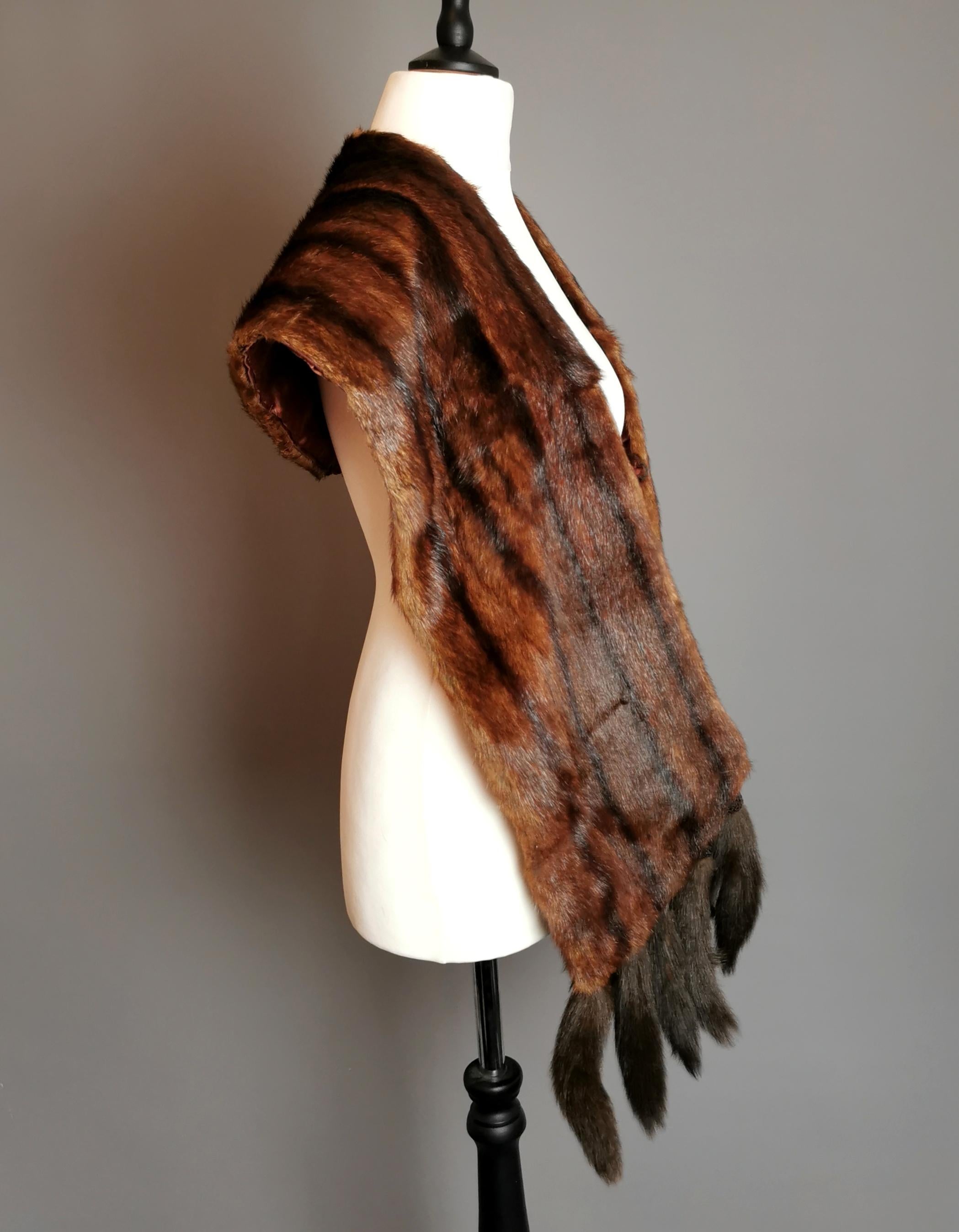 Vintage 1950s mink fur stole, scarf  In Fair Condition For Sale In NEWARK, GB