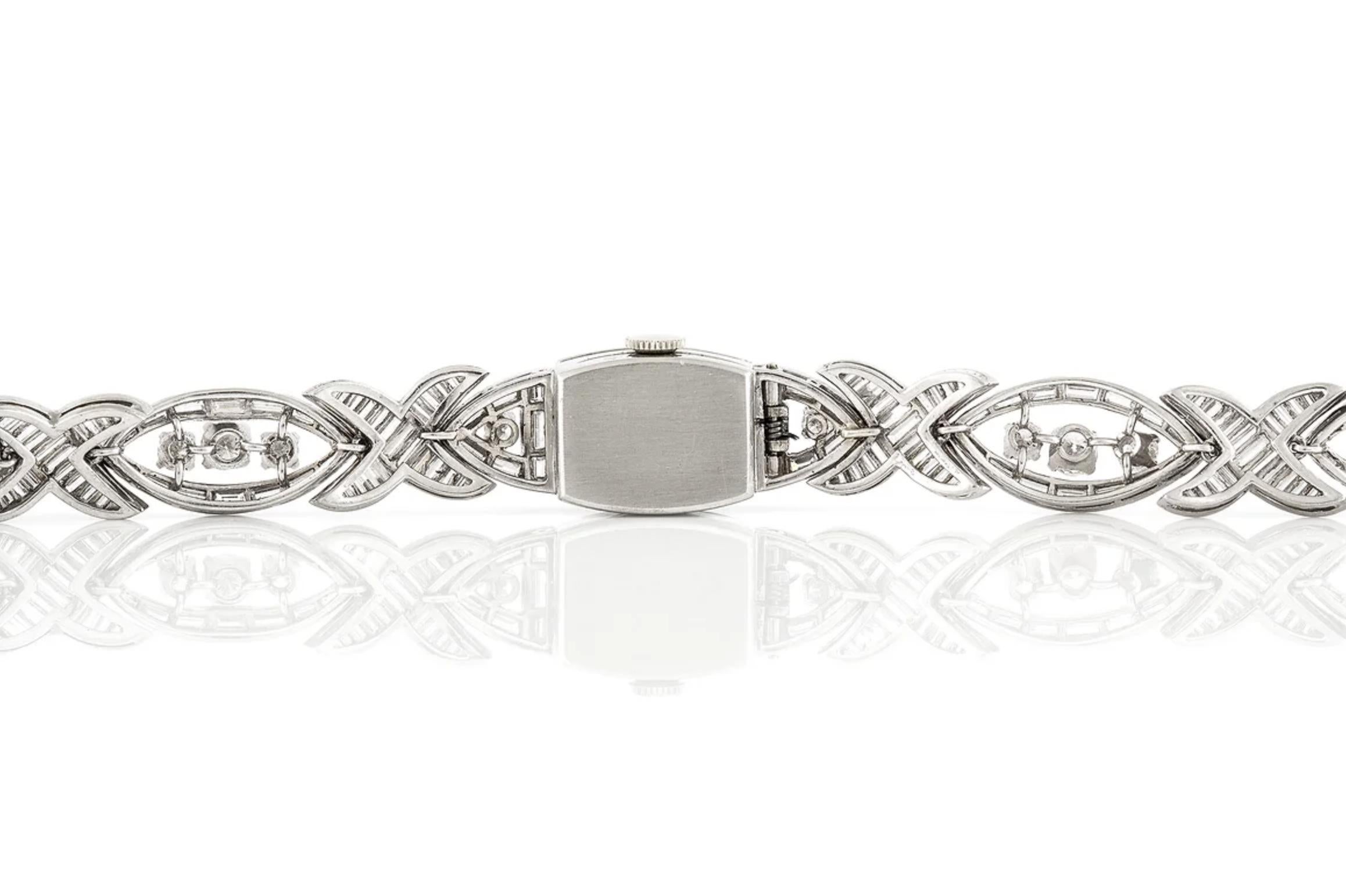 Vintage 1950s Movado 14.00 Carat Diamond Watch In Good Condition For Sale In New York, NY