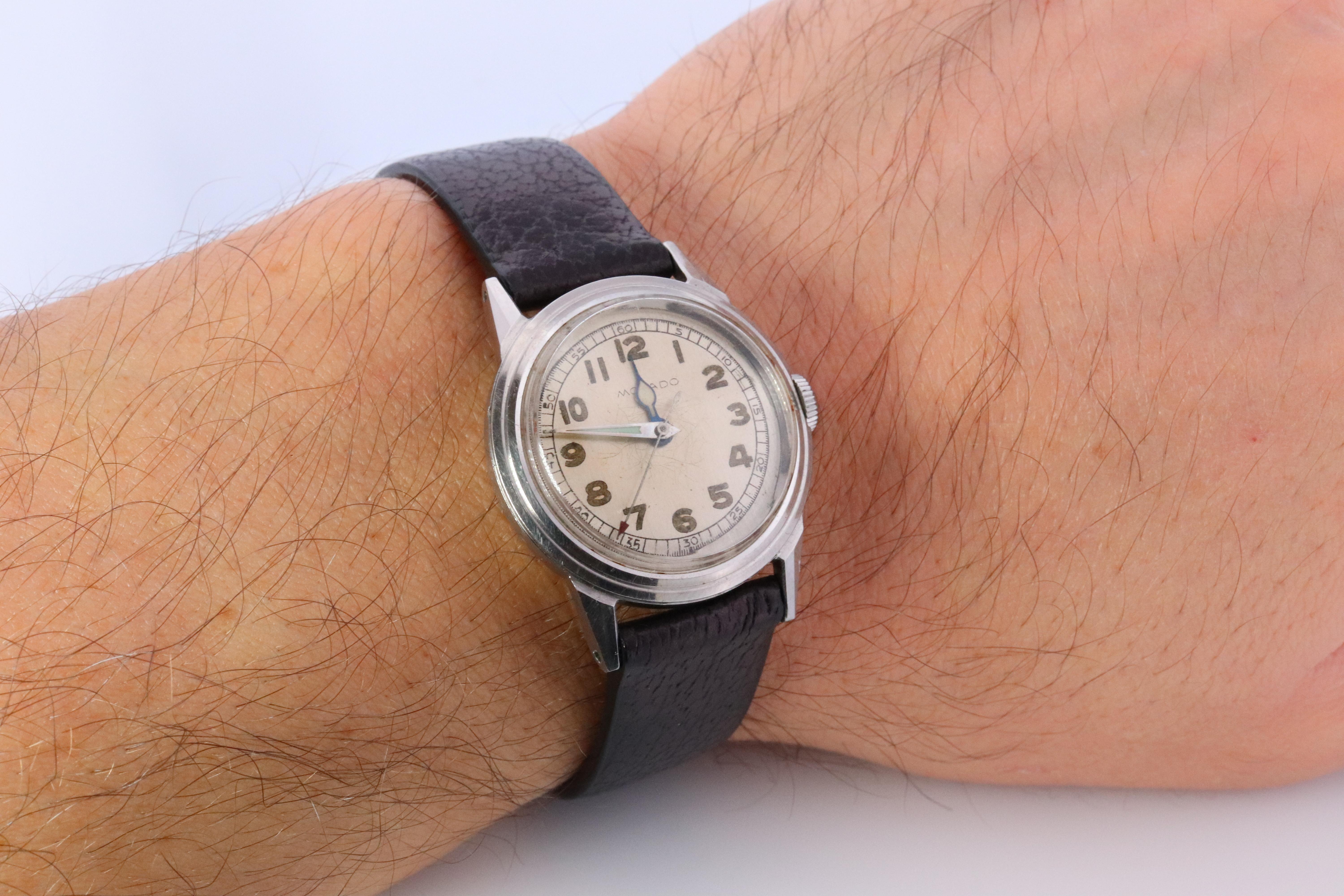 Montre Movado des années 1950. Mouvement mécanique à remontage automatique Movado 18610 Bon état - En vente à Port Charlotte, FL