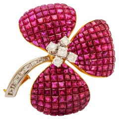 Vintage 1950s Mystery-Invisibly Set Ruby Diamond Clover 18K Y&W Gold Pin Brooch