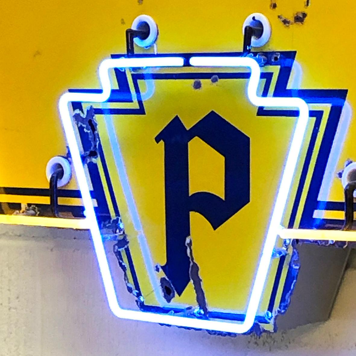 Extremely rare original 1950s Pennsylvania Tires neon sign

How could it happen? Someone sits down to create a spectacular neon sign promoting a well known American tyre supplier and they don’t even bother to run the spell checker on the finished