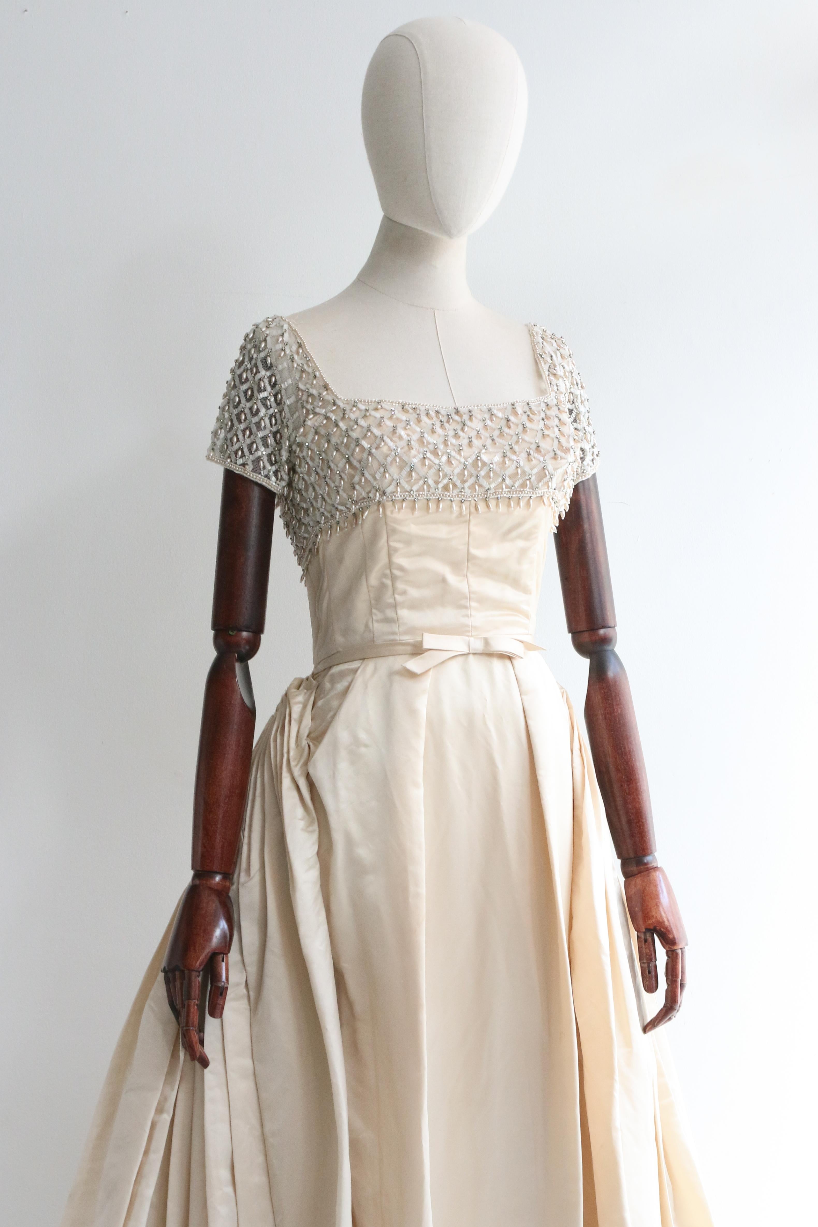 Vintage 1950's Neymar Couture Duchess Satin & Beaded Gown UK 4 US 0 In Good Condition For Sale In Cheltenham, GB