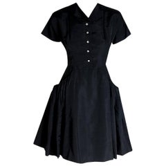 Pauline Trigere - Robe vintage « New Look » avec poches sculptées en soie noire, années 1950