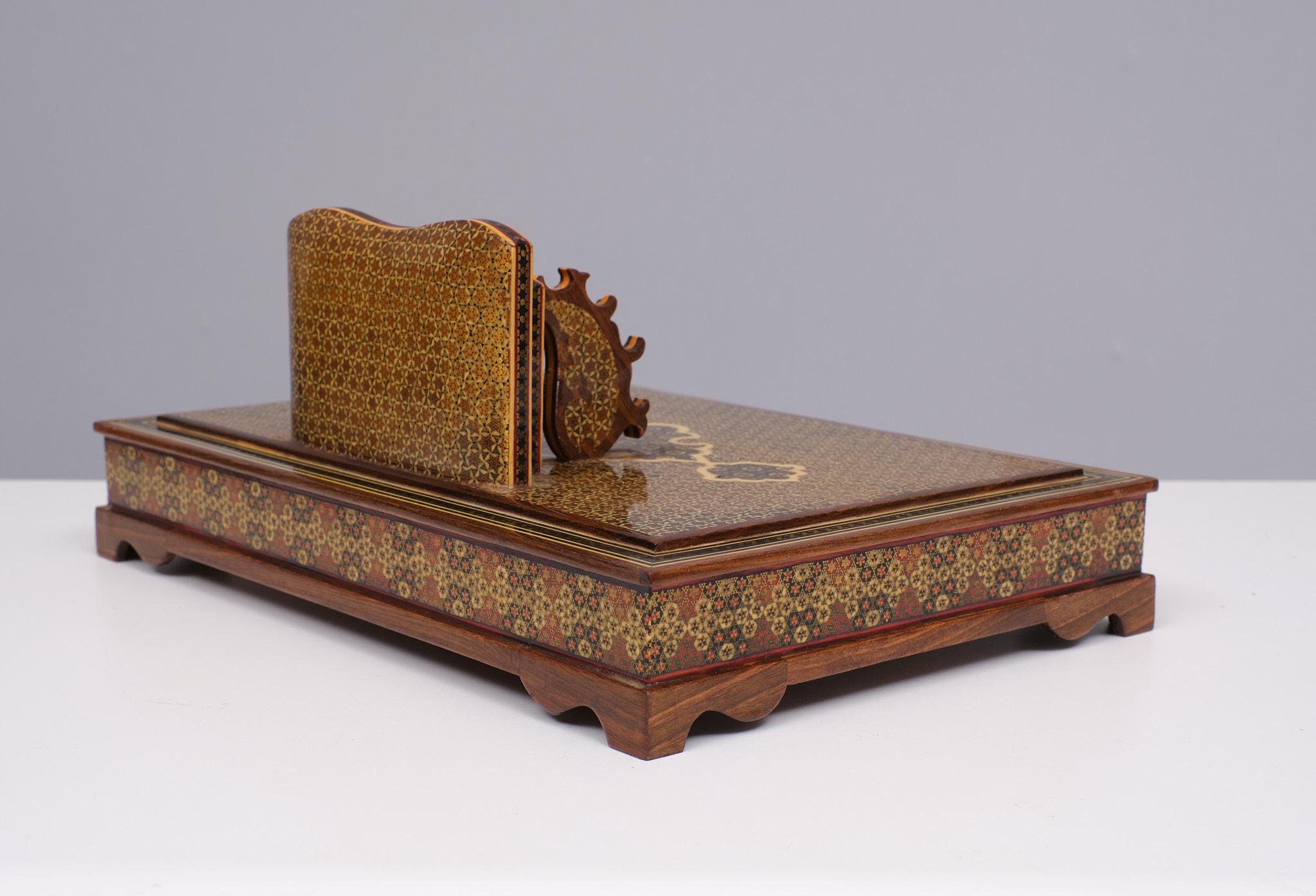 Vintage 1950er Persisch Khatam Stift und Brief Schreibtisch Set (Holz) im Angebot