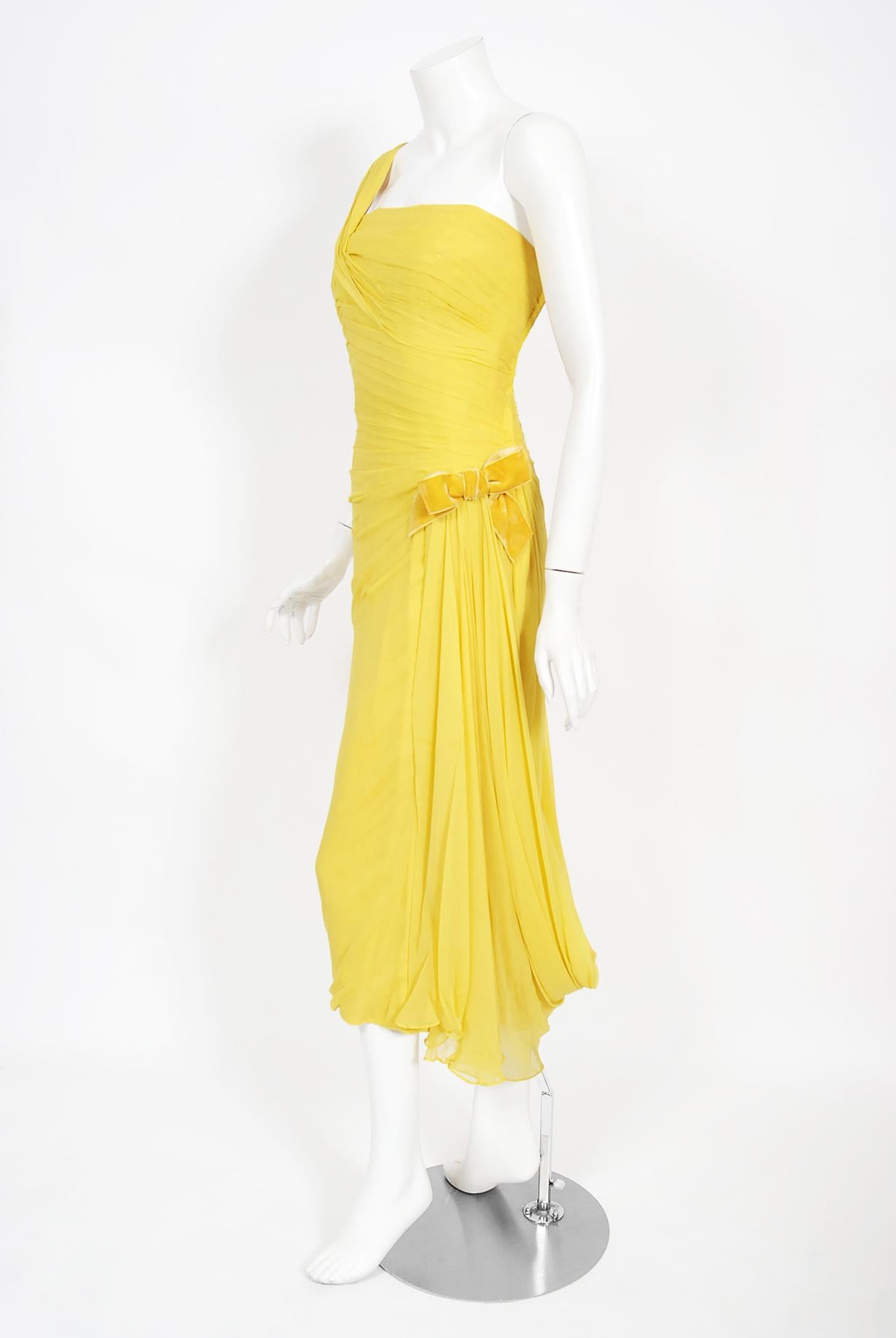 Vintage 1950's Philip Hulitar Yellow Pleated Silk Chiffon Draped Hourglass Dress In Good Condition For Sale In Beverly Hills, CA