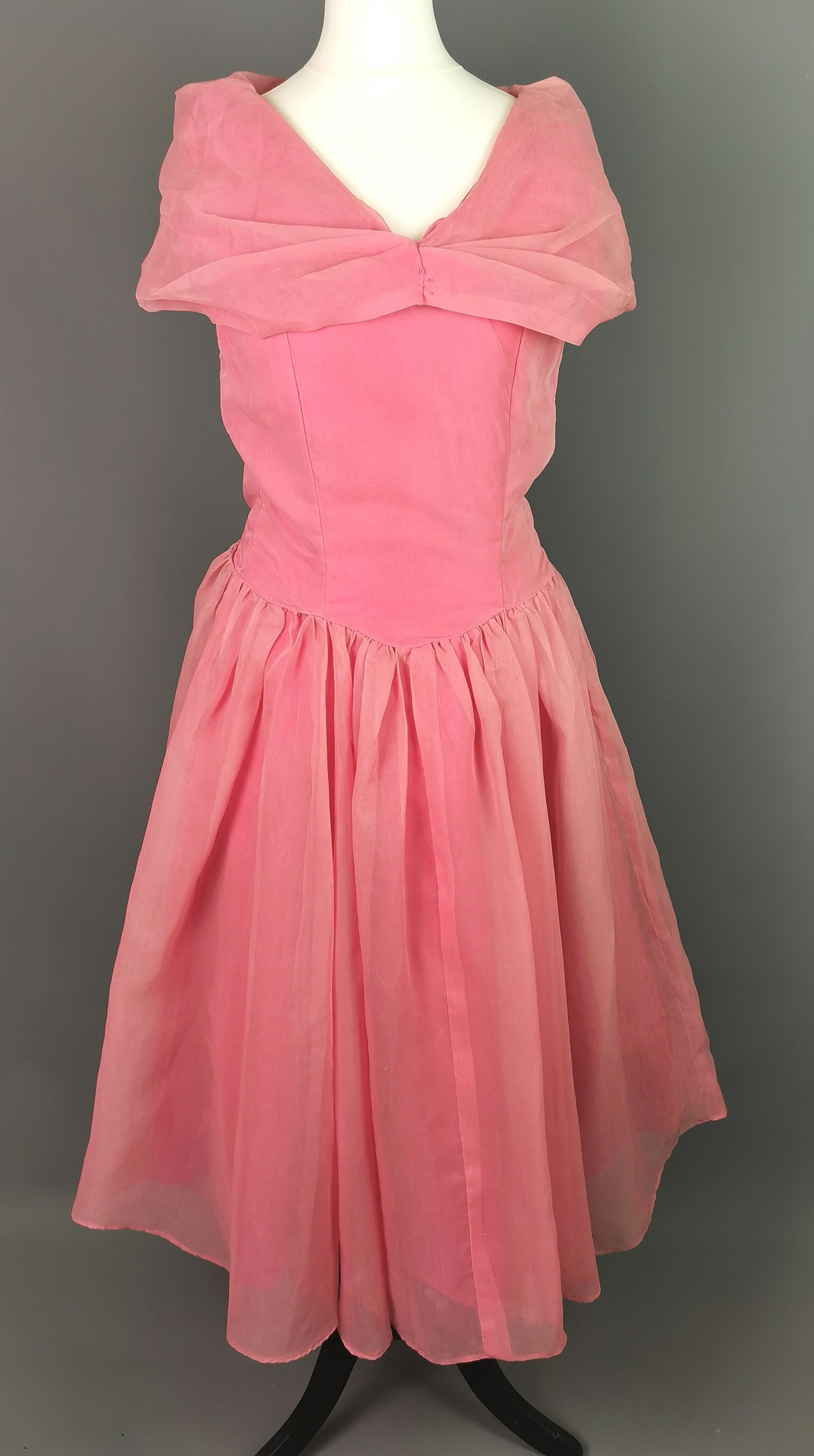 Robe de soirée vintage en mousseline de soie rose des années 1950, style de soirée  en vente 2