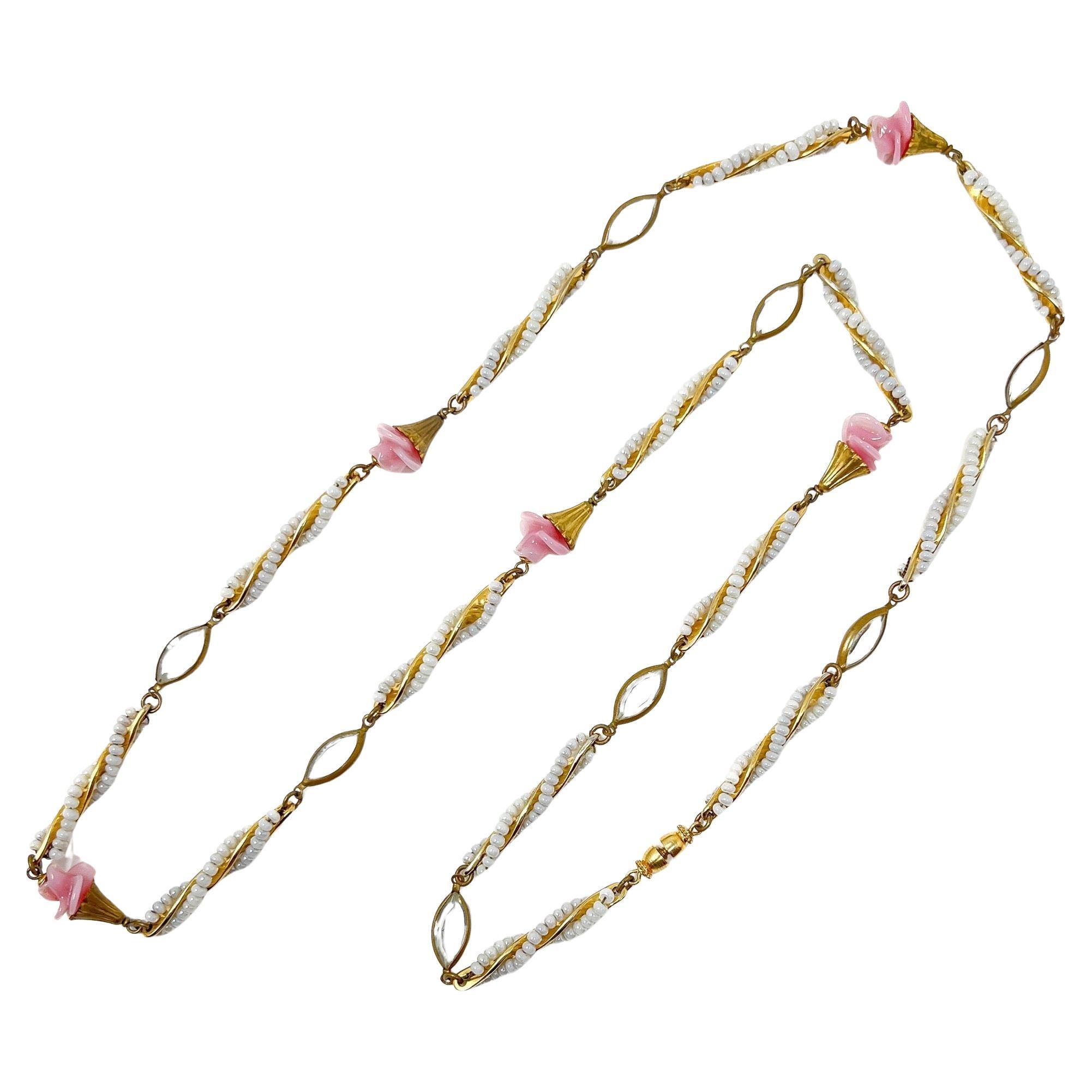 Collana di cristalli e fiori di vetro rosa vintage del 1950