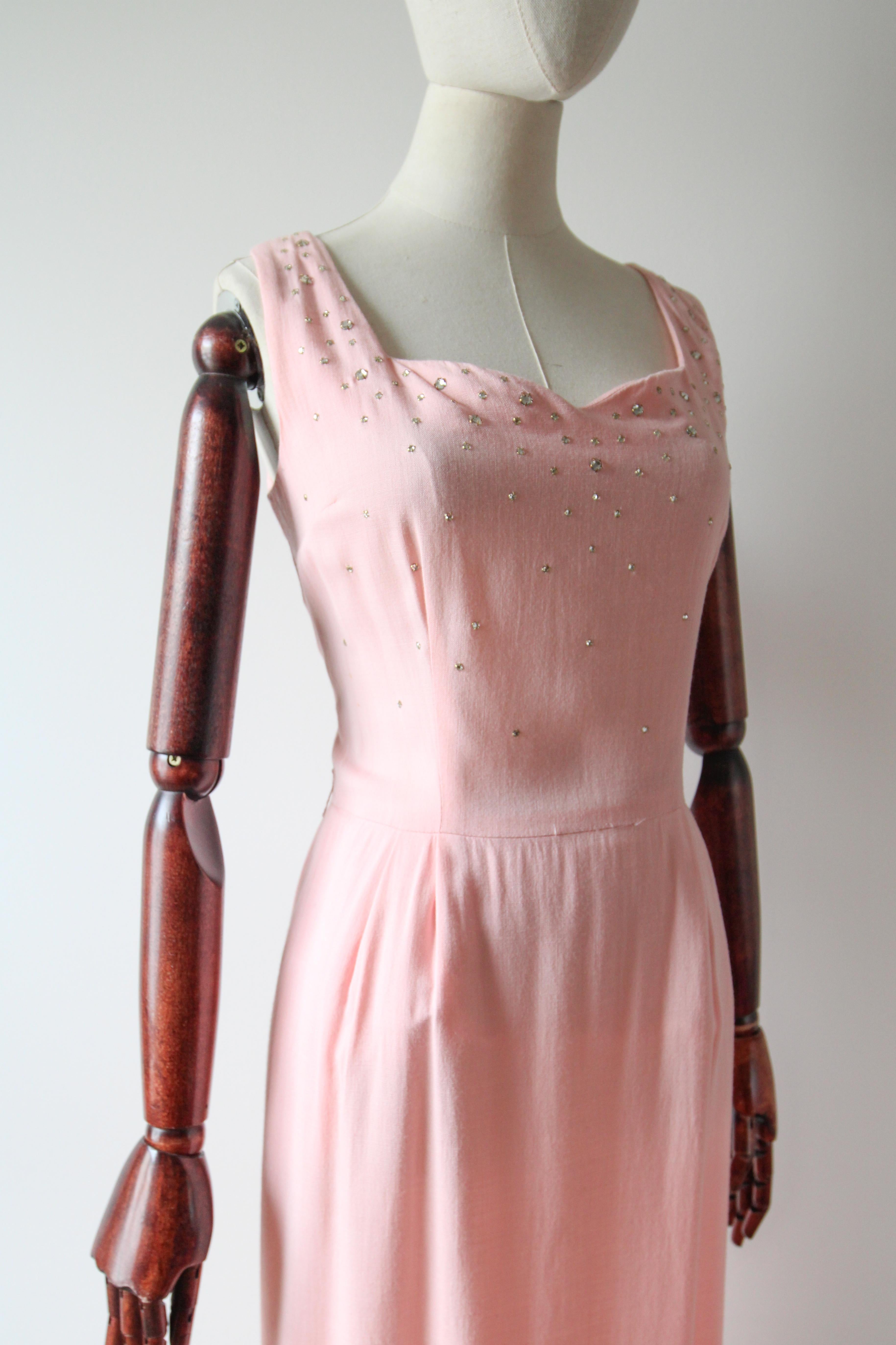 Femenino o masculino Vestido vintage años 50 rosa escote corazón pedrería algodón UK 12 US 8 en venta