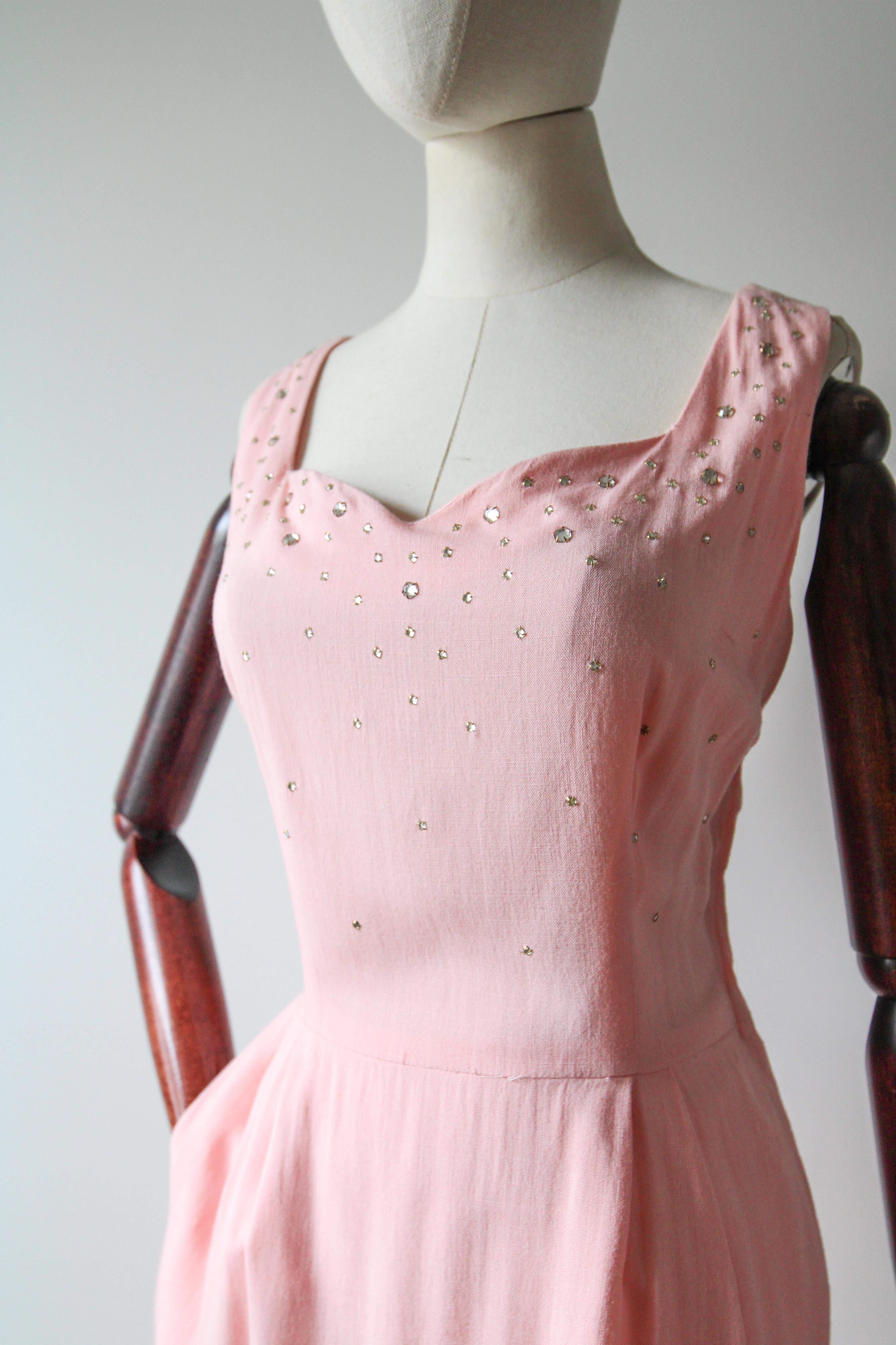 Vestido vintage años 50 rosa escote corazón pedrería algodón UK 12 US 8 en venta 1