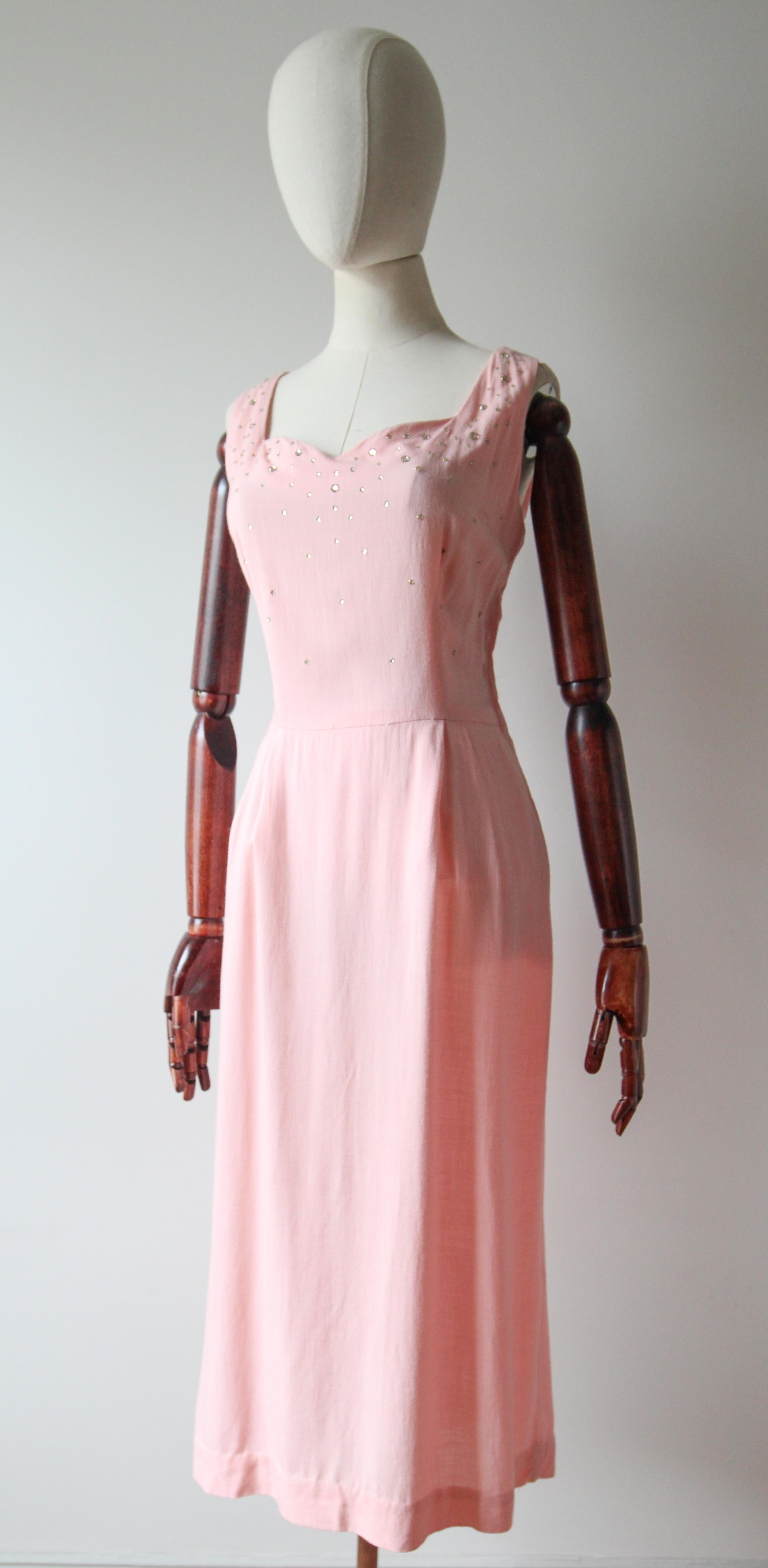 Vestido vintage años 50 rosa escote corazón pedrería algodón UK 12 US 8 en venta 2