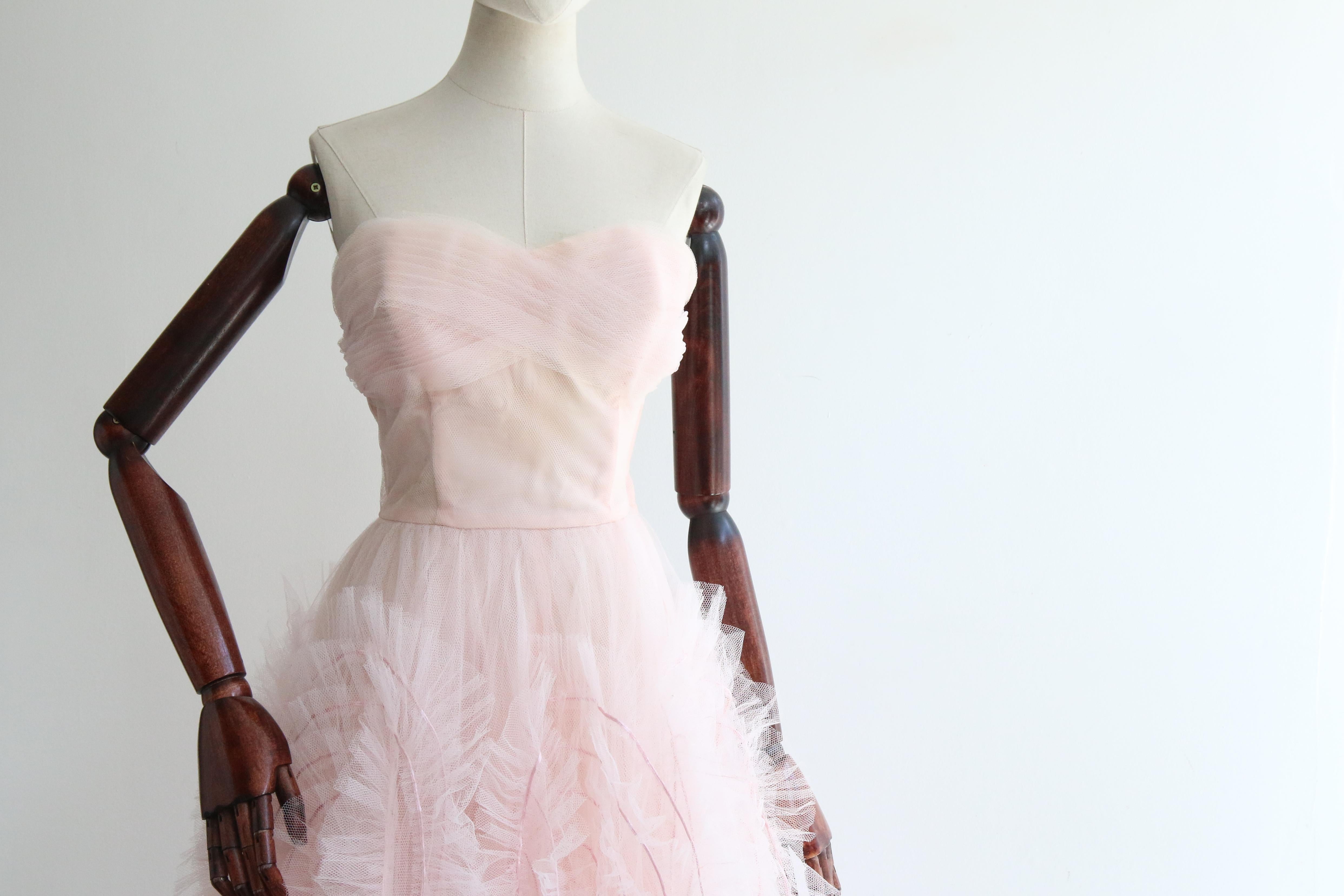 Vintage 1950's Rosa wirbelnden Satin & Tüll Kleid UK 6 US 2 im Angebot 2