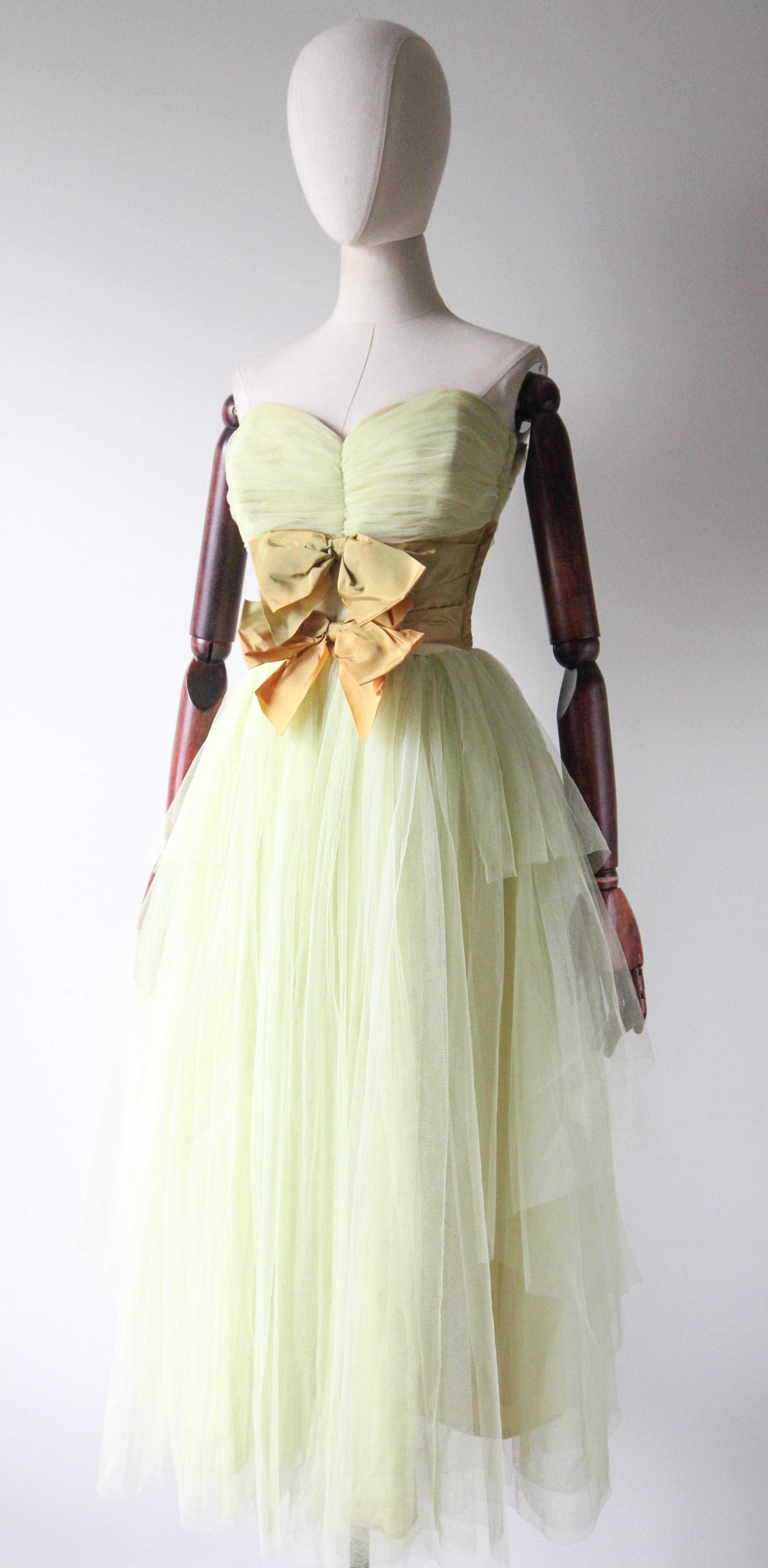 Women's or Men's Vintage 1950's Pistachio Green Tulle Dress Strapless Sweetheart Neckline UK 6 For Sale