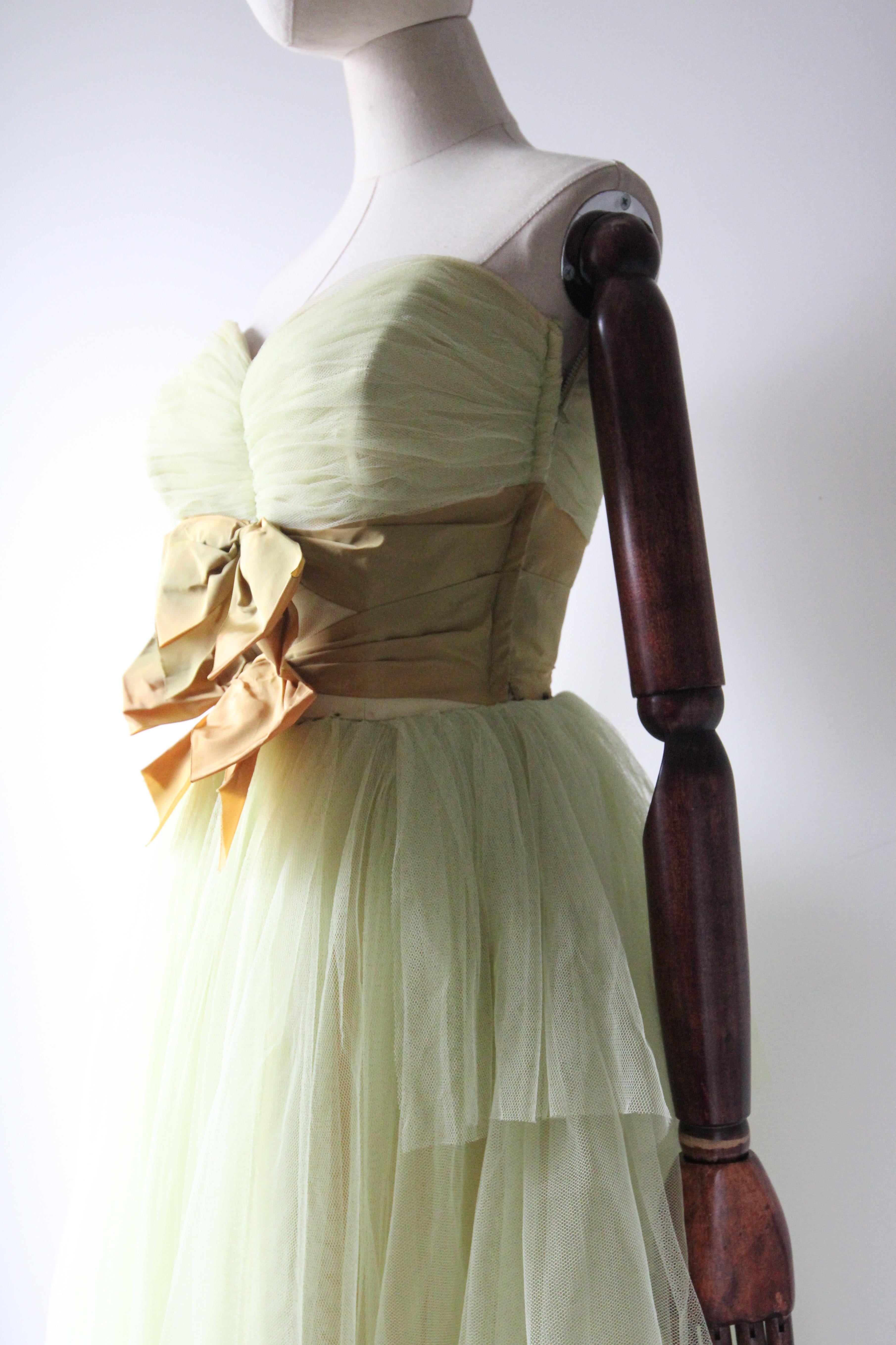 Vintage 1950's Pistachio Green Tulle Dress Strapless Sweetheart Neckline UK 6 For Sale 1