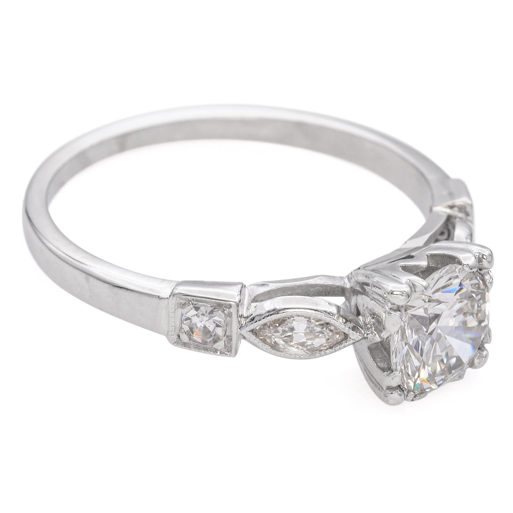 Anello di fidanzamento vintage anni '50 in platino con diamante 0,69ct H VS1 in vendita 2