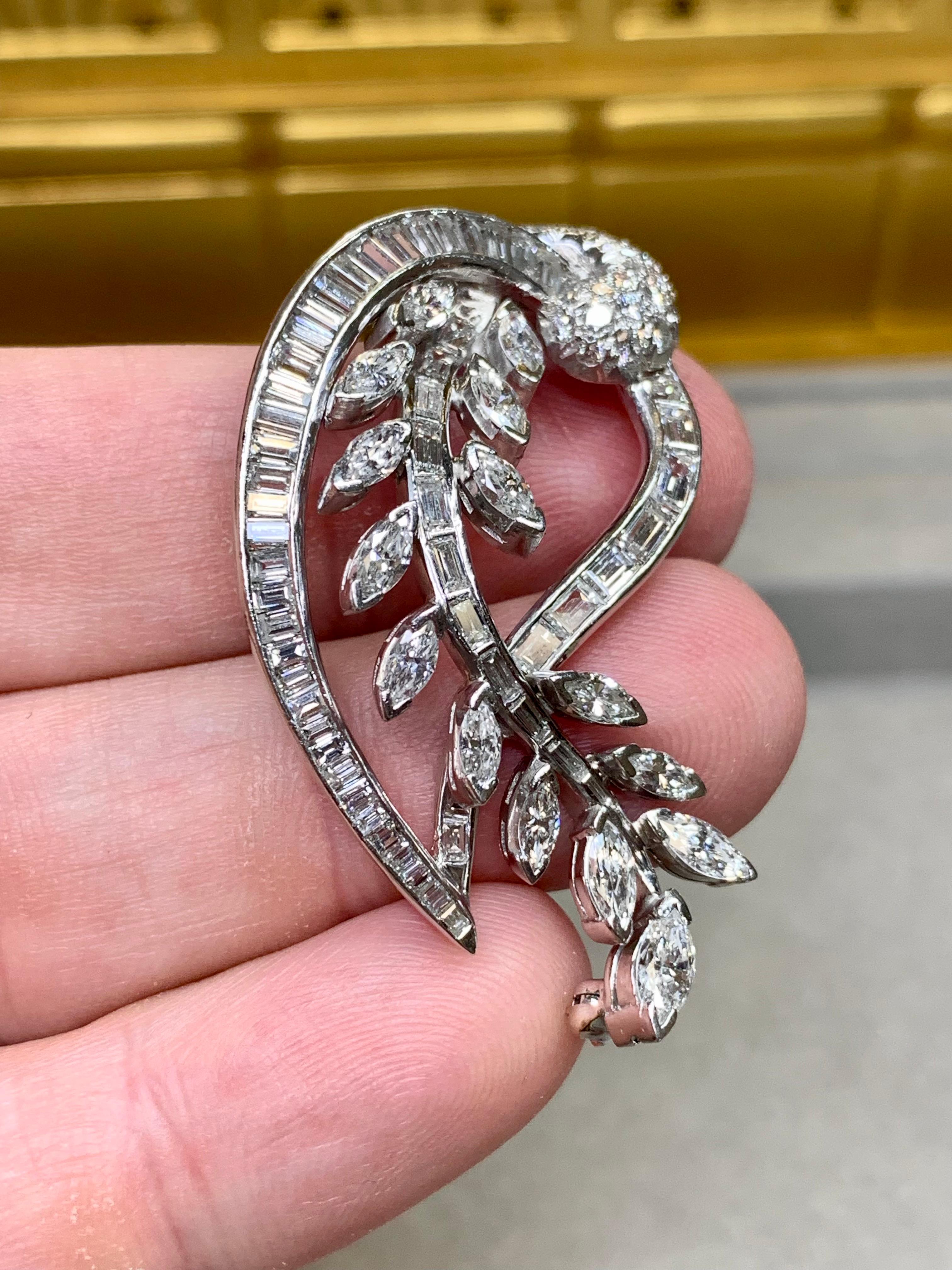 Spilla Vintage 1950 in platino con diamante Baguette Marquise Paisley Leaf 7ctw in vendita 1