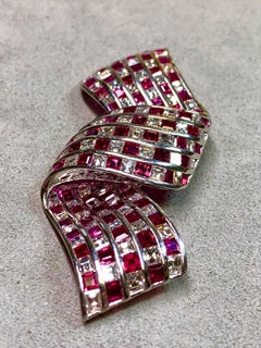Vintage 1950s Platinum Carré Diamond Vivid Ruby Flowing Ribbon Brooch 18ctw