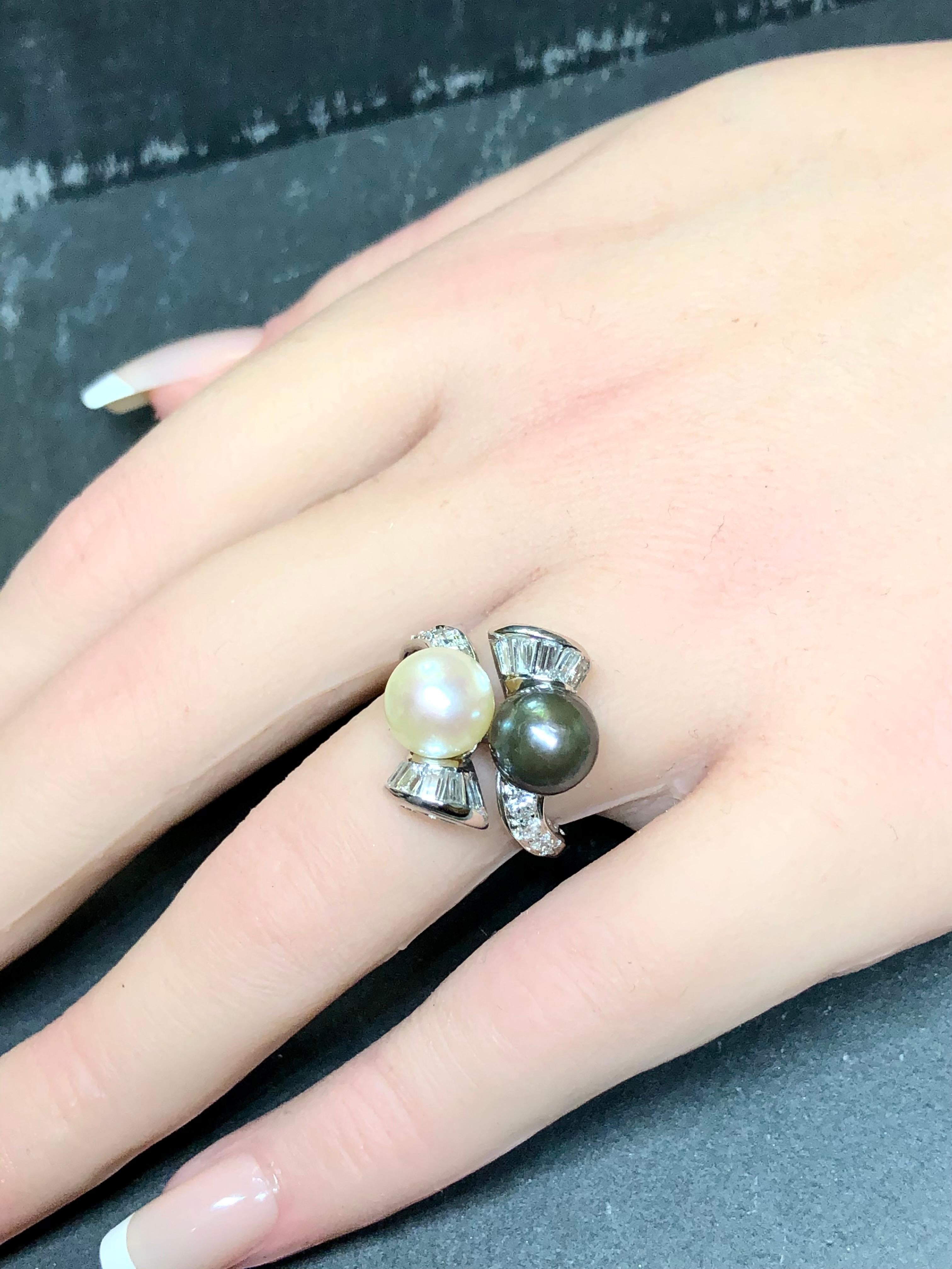 Round Cut Vintage 1950’s Platinum Diamond Black White Pearl Bypass Ring Sz 6.75 For Sale