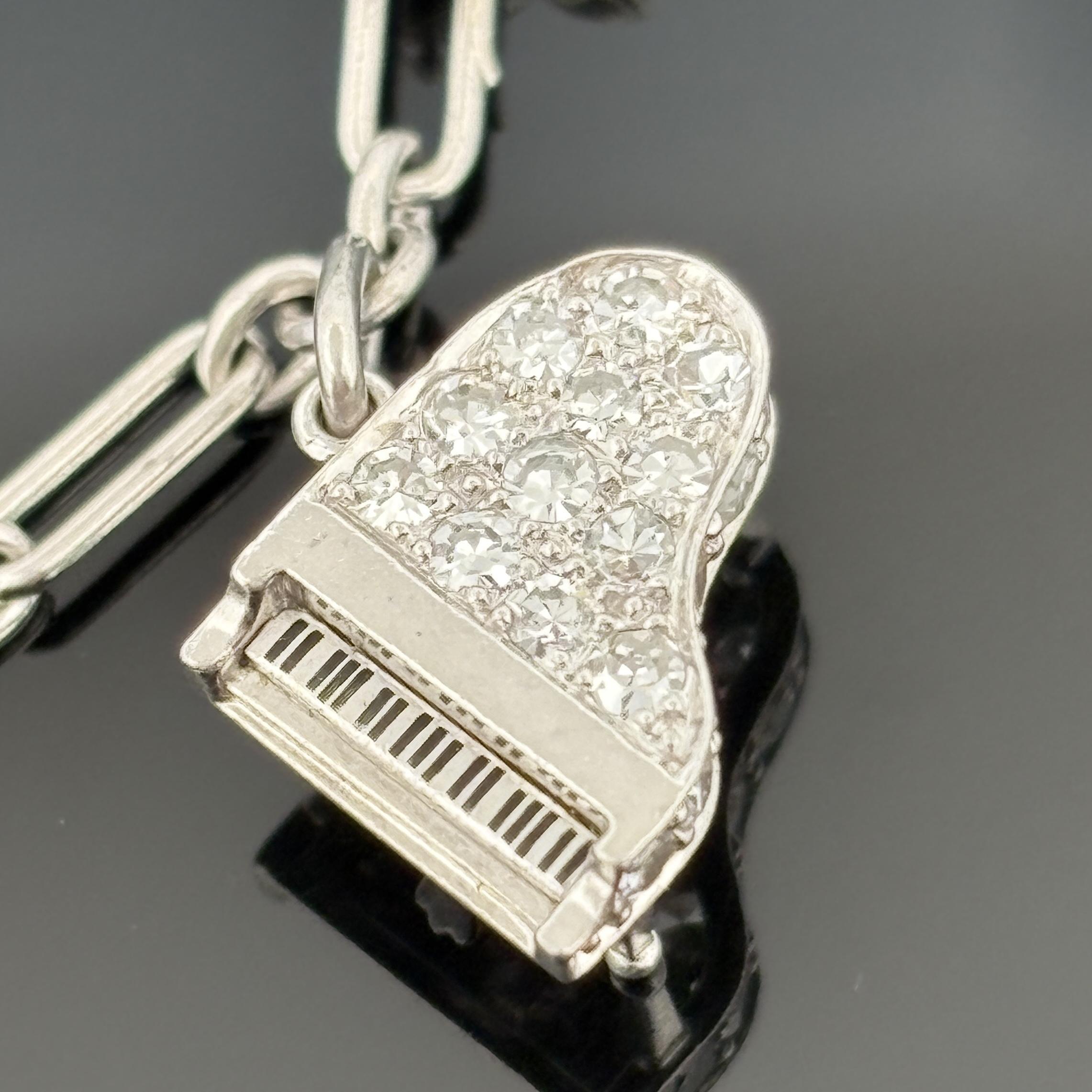 Taille ronde Vintage 1950s Platinum & Diamond Charm Bracelet en vente